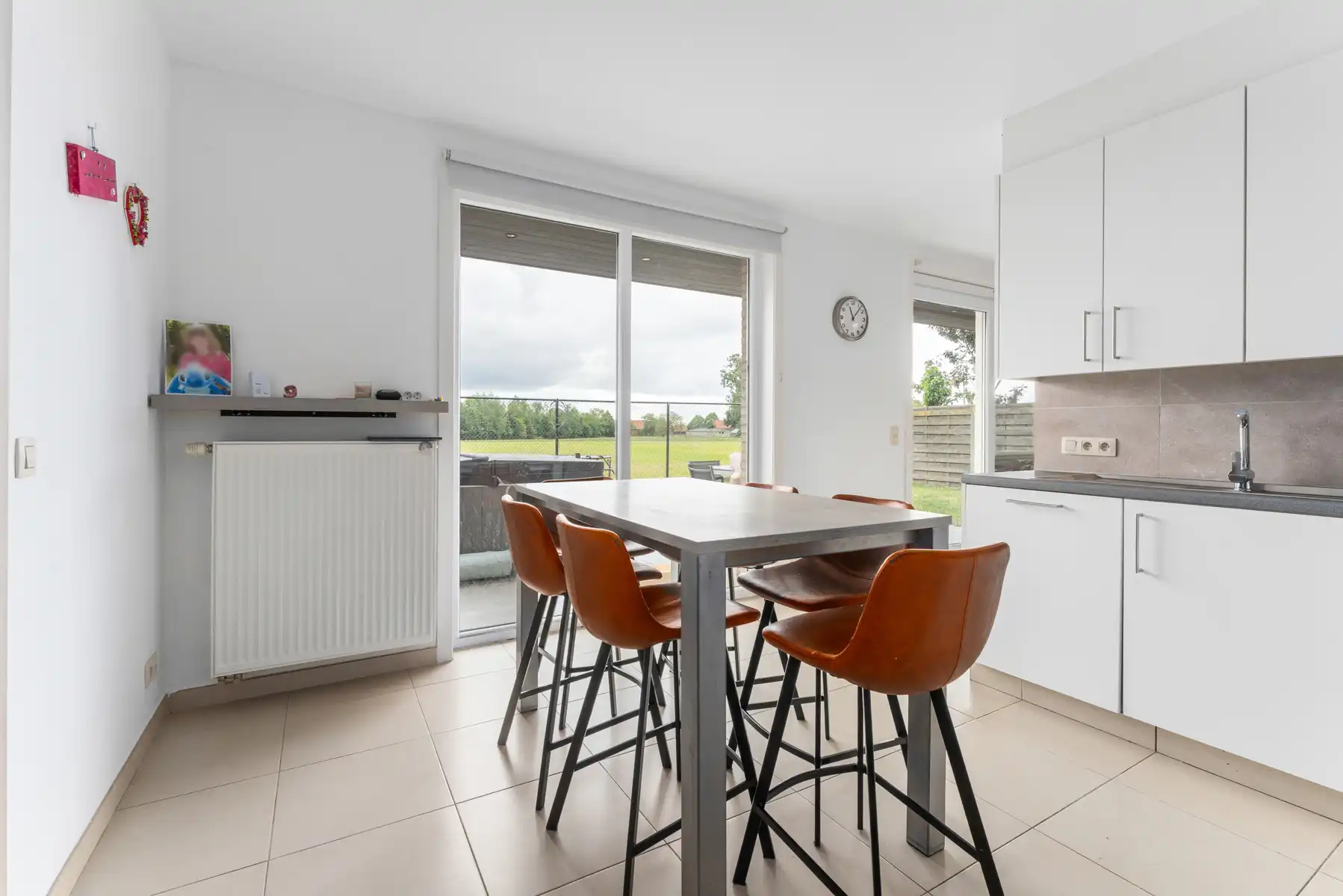 Recente vrijstaande woning met landelijk zicht foto 9