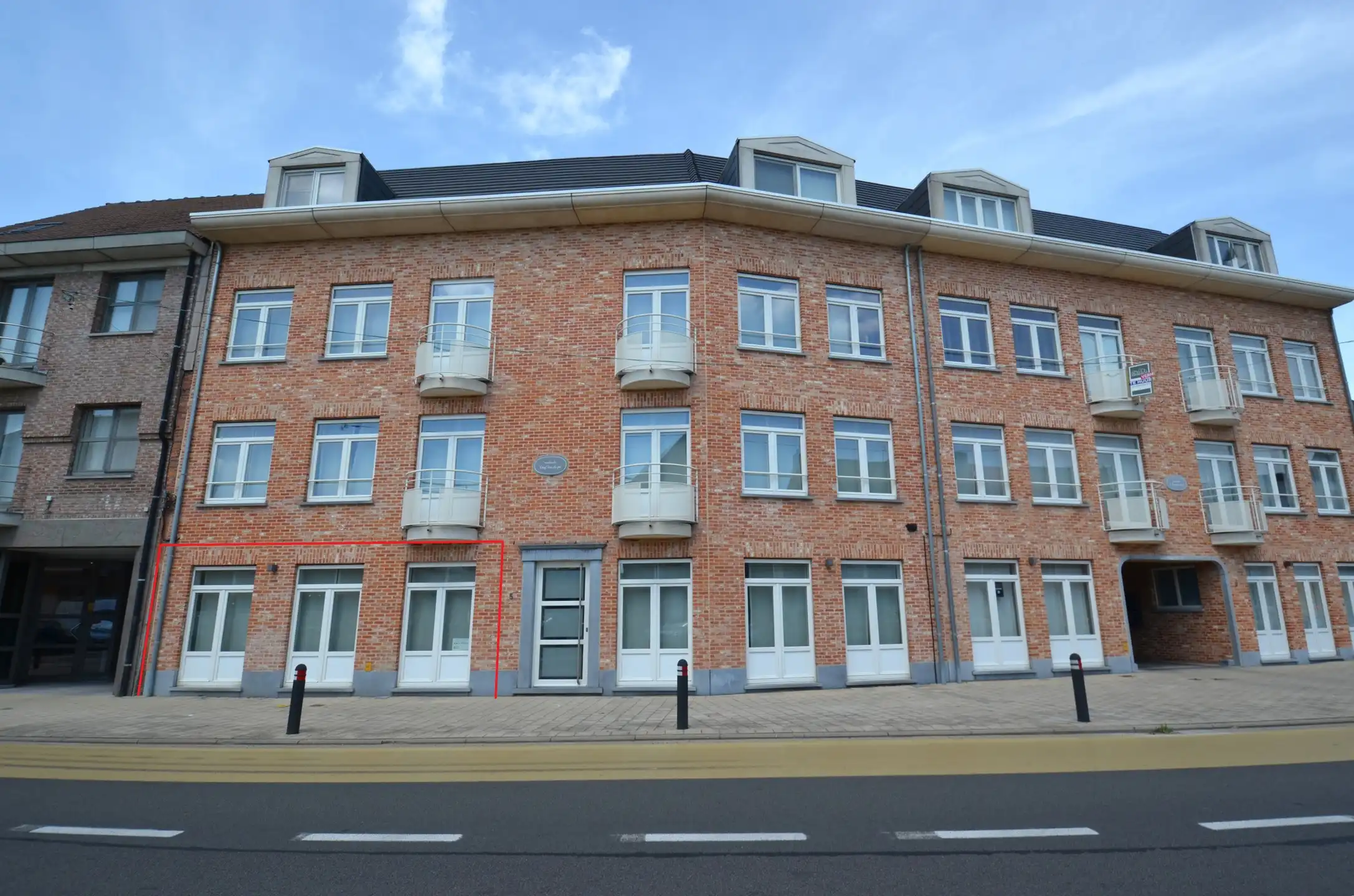 Gelijkvloers appartement met 2 slaapkamers foto 2