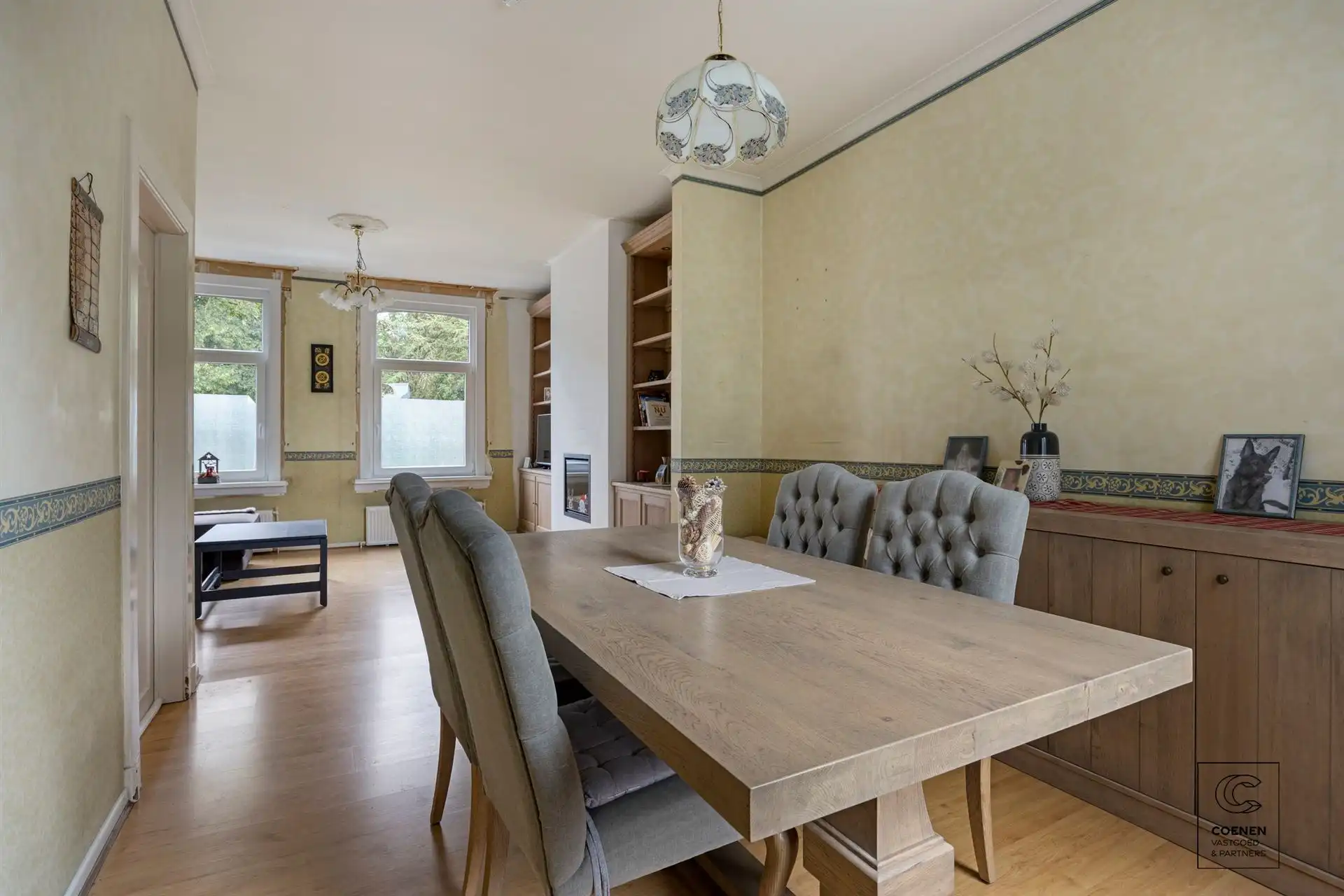 Te renoveren rijwoning van 187 m², twee slpk en ruime tuin! foto 5