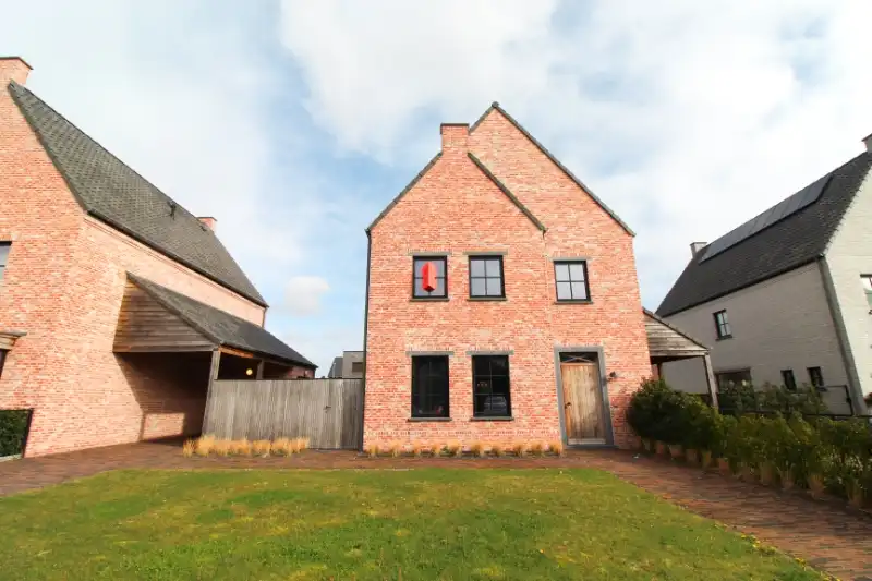 Uitzonderlijke woning te Izegem foto 2