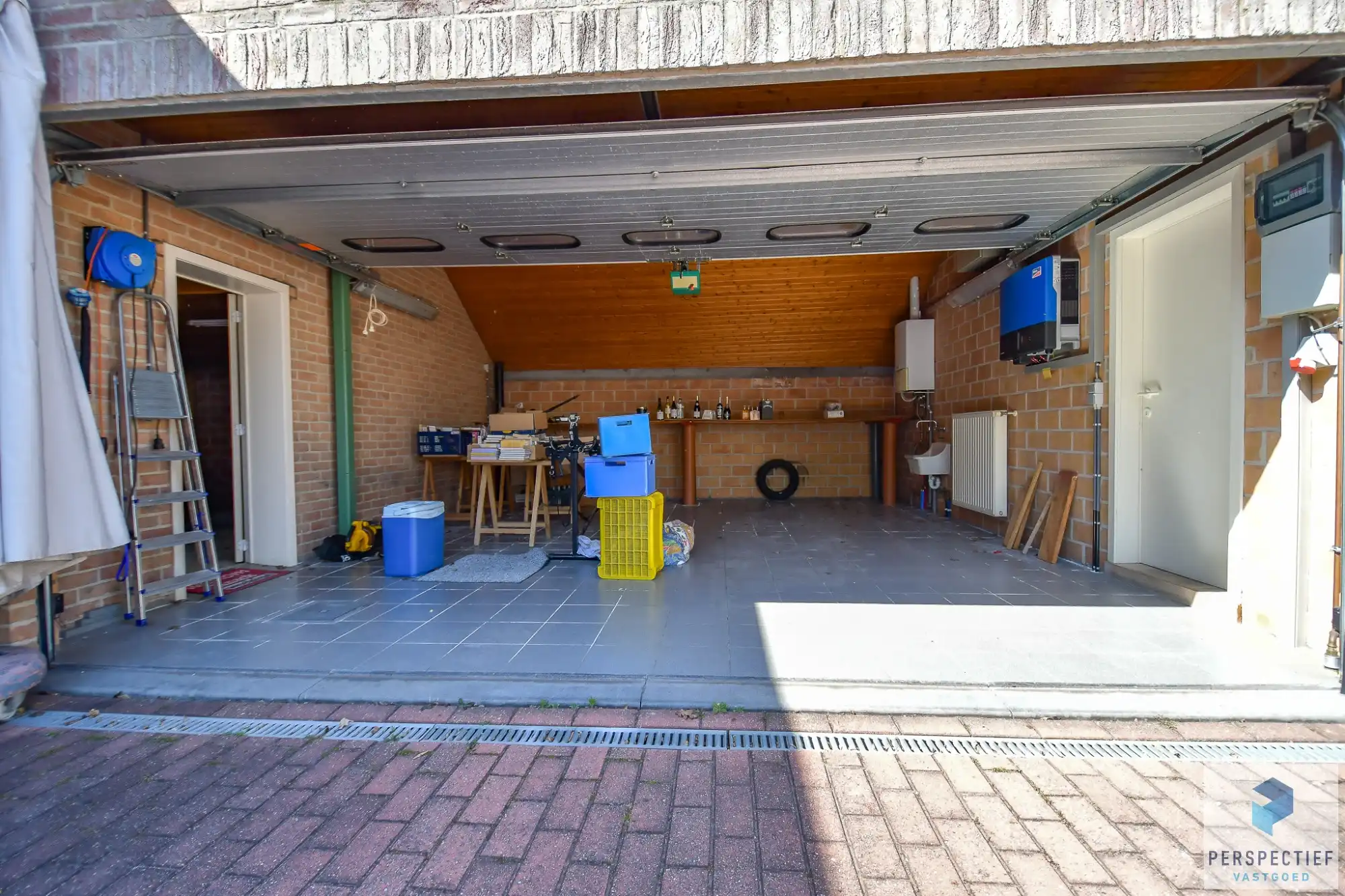 Unieke villa met dubbele garage en opslagplaats/ loods in rustige omgeving foto 21