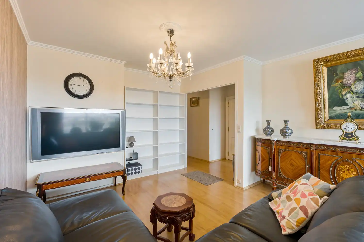 Appartement met garage en kelder op gunstige locatie! foto 4