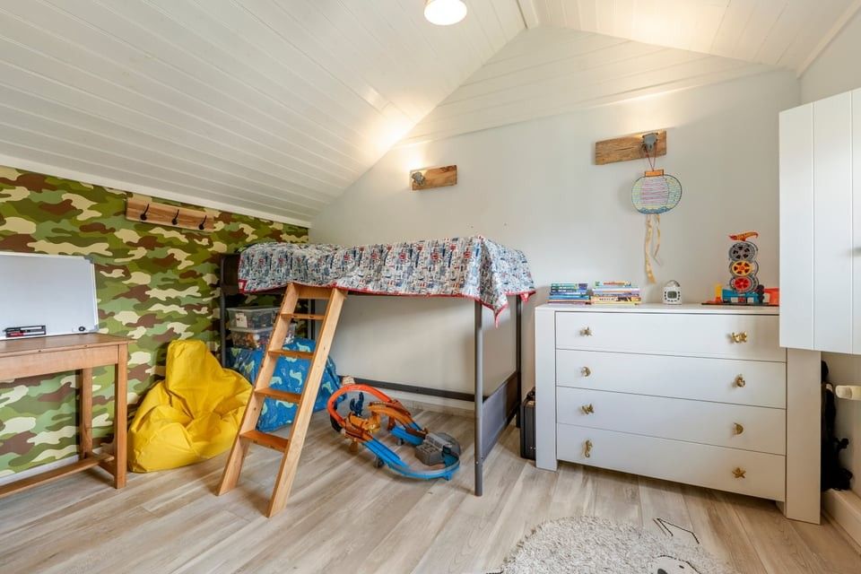 INSTAPKLARE WONING MET 4 SLAAPKAMERS EN 2 BADKAMERS OP EEN GOEDE LOCATIE foto 34