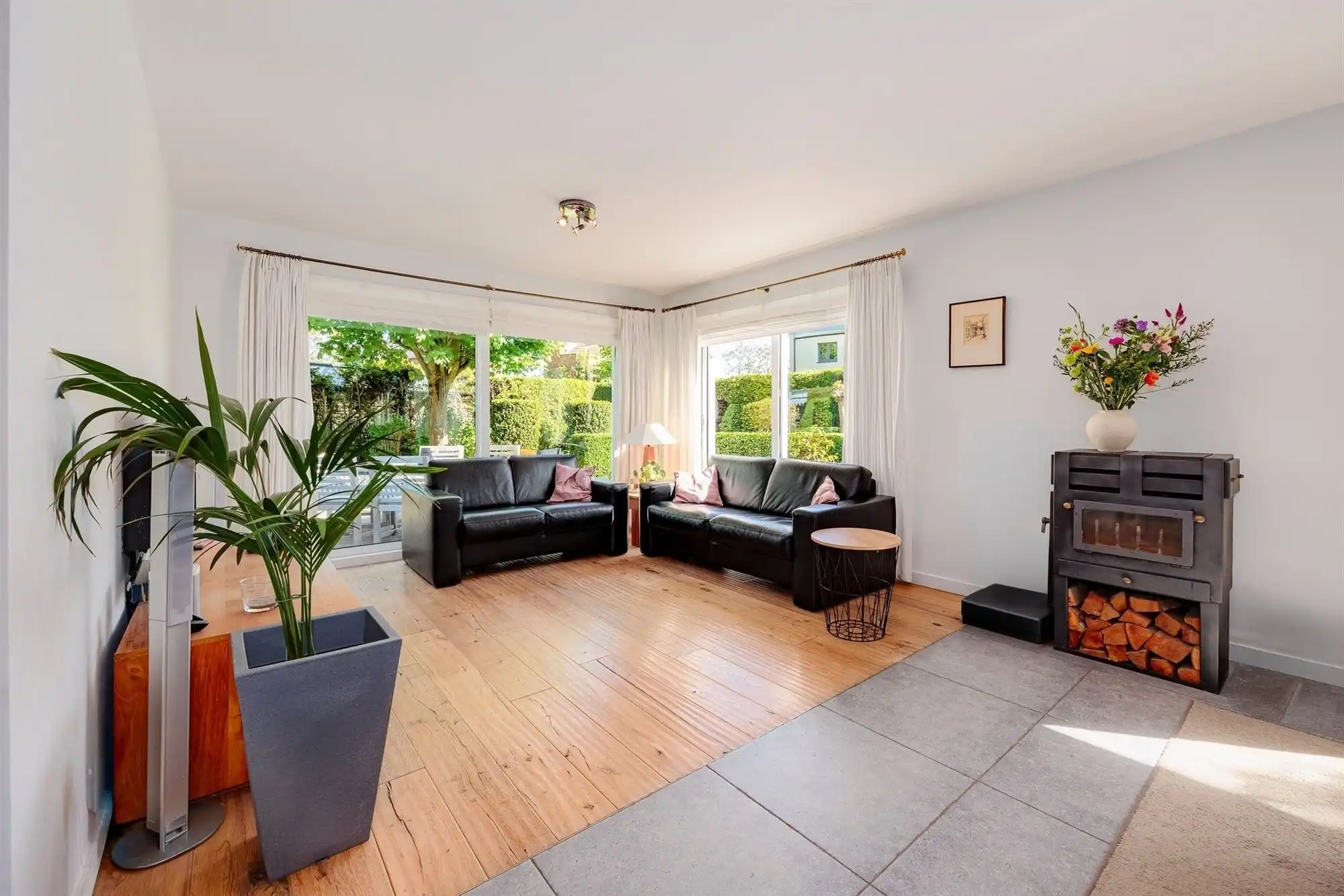 Supergelegen instapklare woning met grote tuin in Boechout foto 4