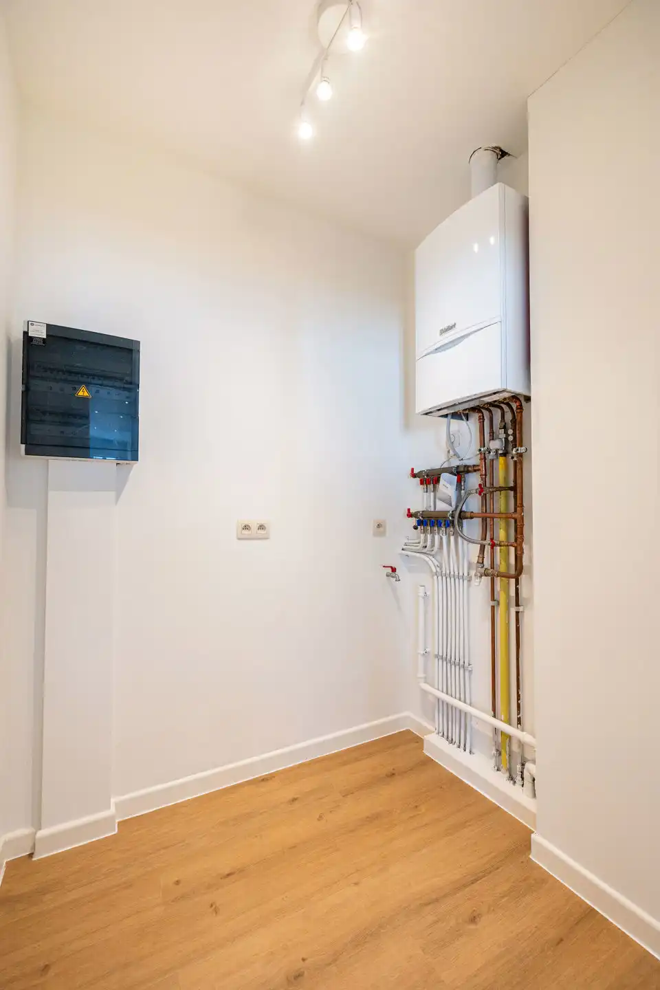 Gerenoveerd appartement met 2 slpkamers van ± 100m² foto 9