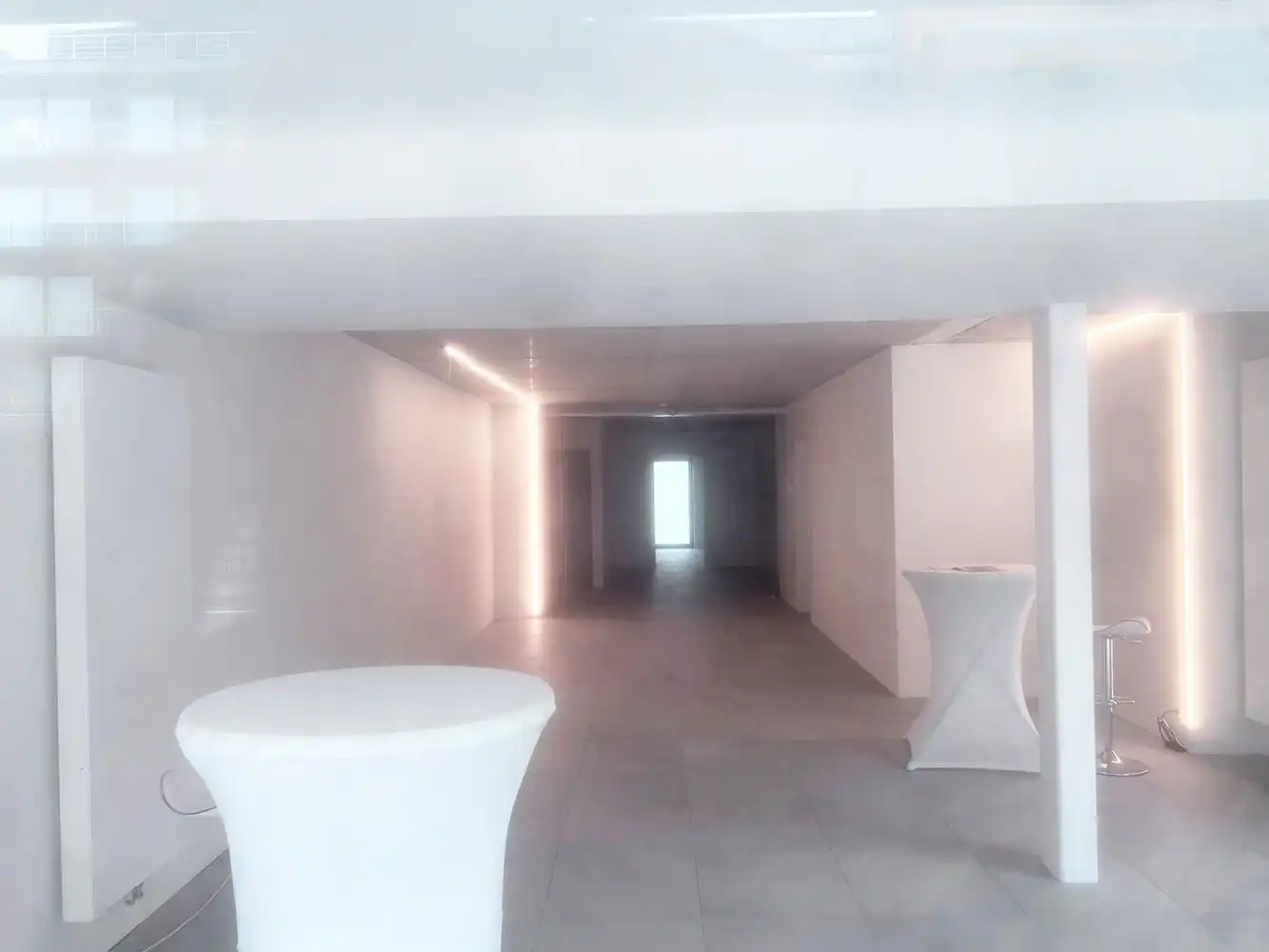 Instapklare nieuwbouw handelsruimte op A-locatie in Oostduinkerke foto 2