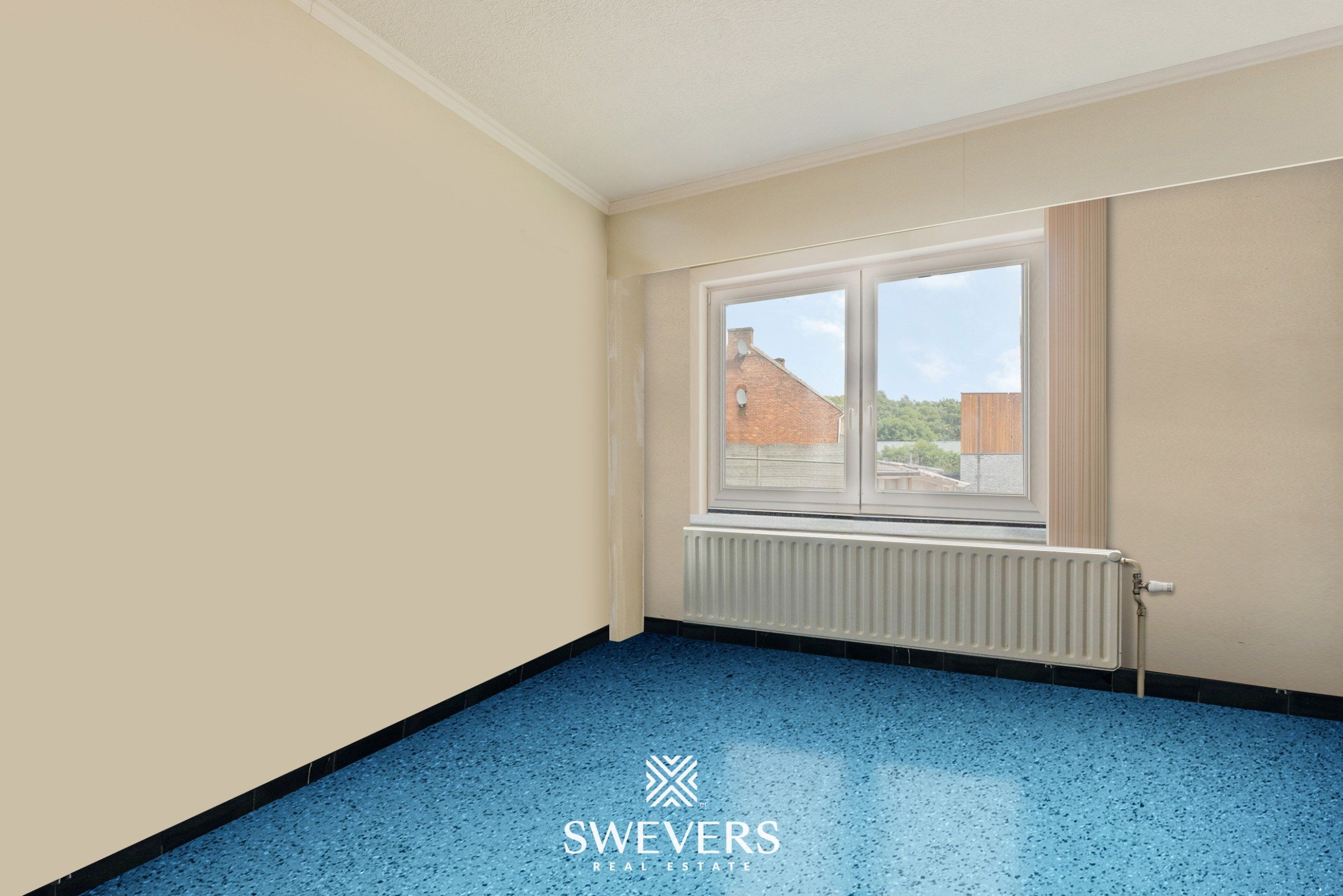 Te renoveren woning met 3 slaapkamers en hangar  foto 28
