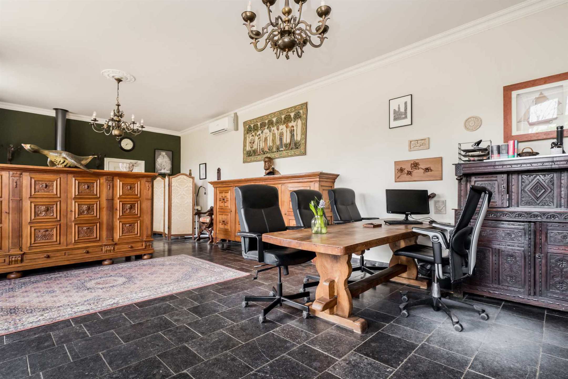 Uitzonderlijke kasteelvilla met siertuin en boomgaard foto 4
