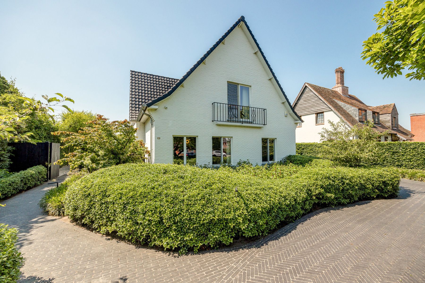 High-end gerenoveerde villa met 4 slaapkamers, zwembad en poolhouse. Centrum Hoogstraten. foto 2