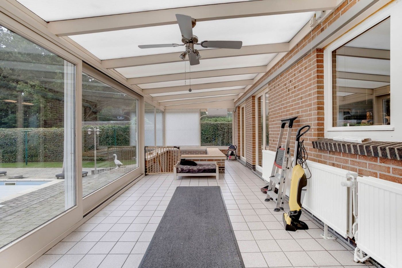 Riante, instapklare woning met 6 slpk., tuin en garage op 3115m² foto 14