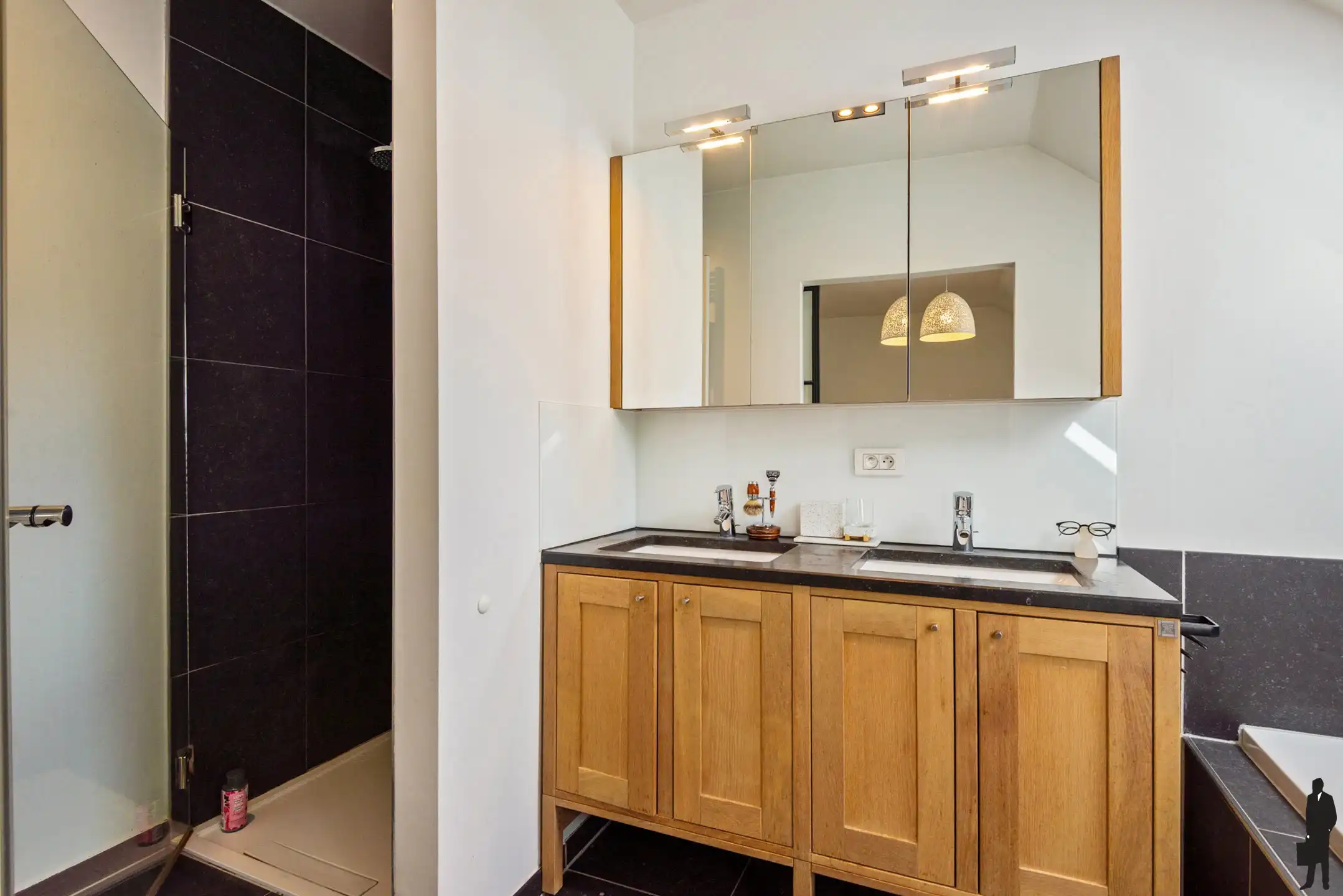 Duplex appartement met terras in het centrum van Kontich foto 23