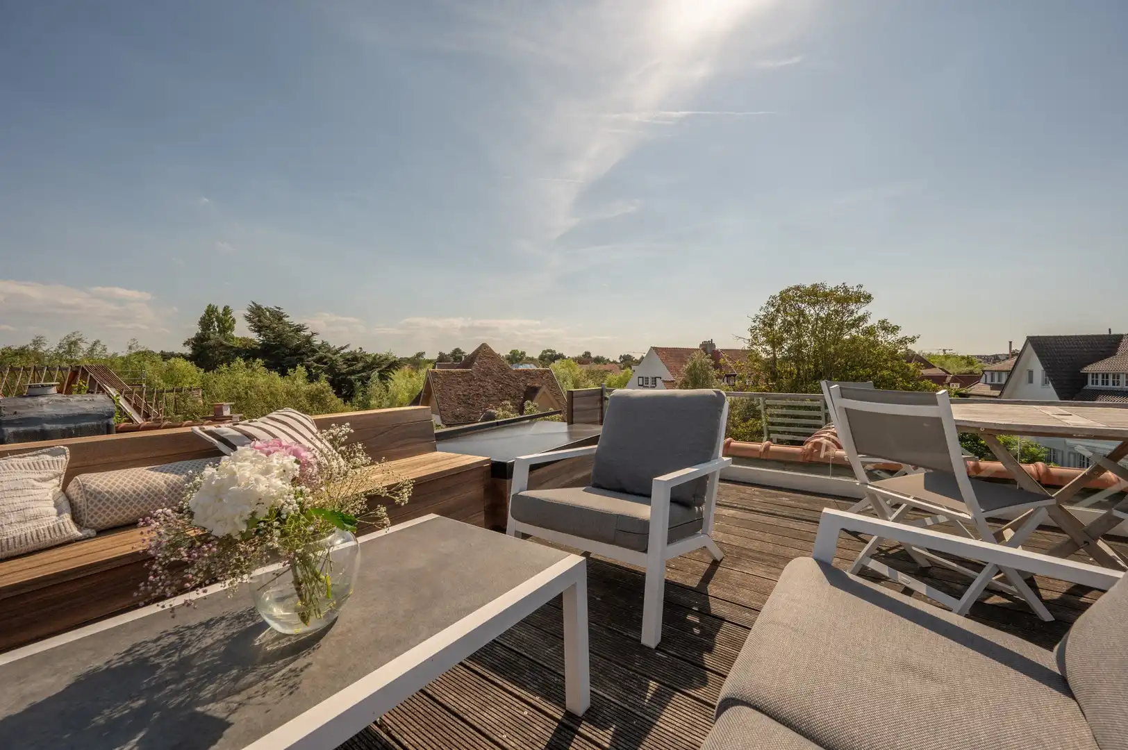 Charmante woning vlakbij het Dominicanenkerkje in het hart van Het Zoute. foto 14
