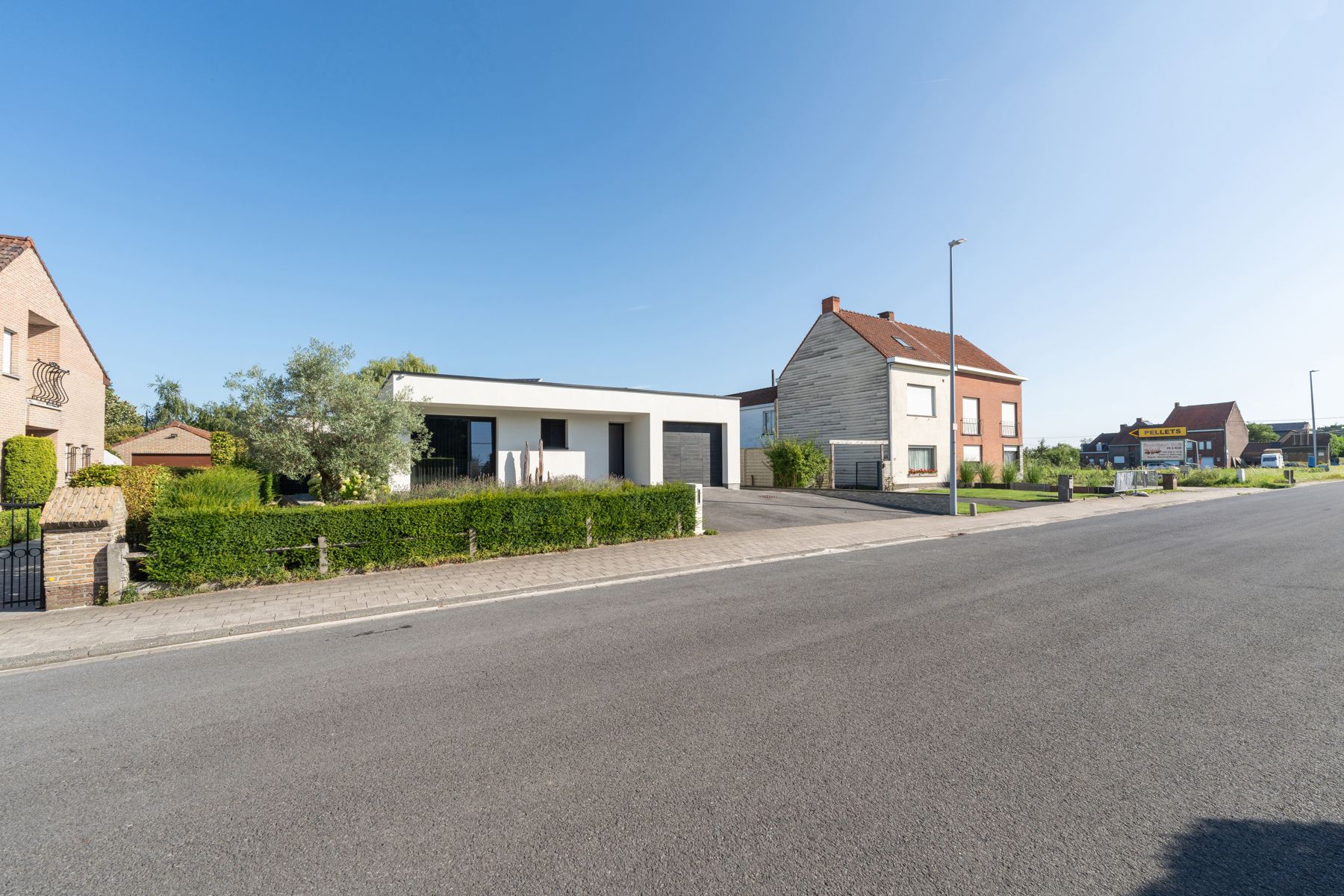 Mooie bungalow in rustige wijk foto {{pictureIndex}}