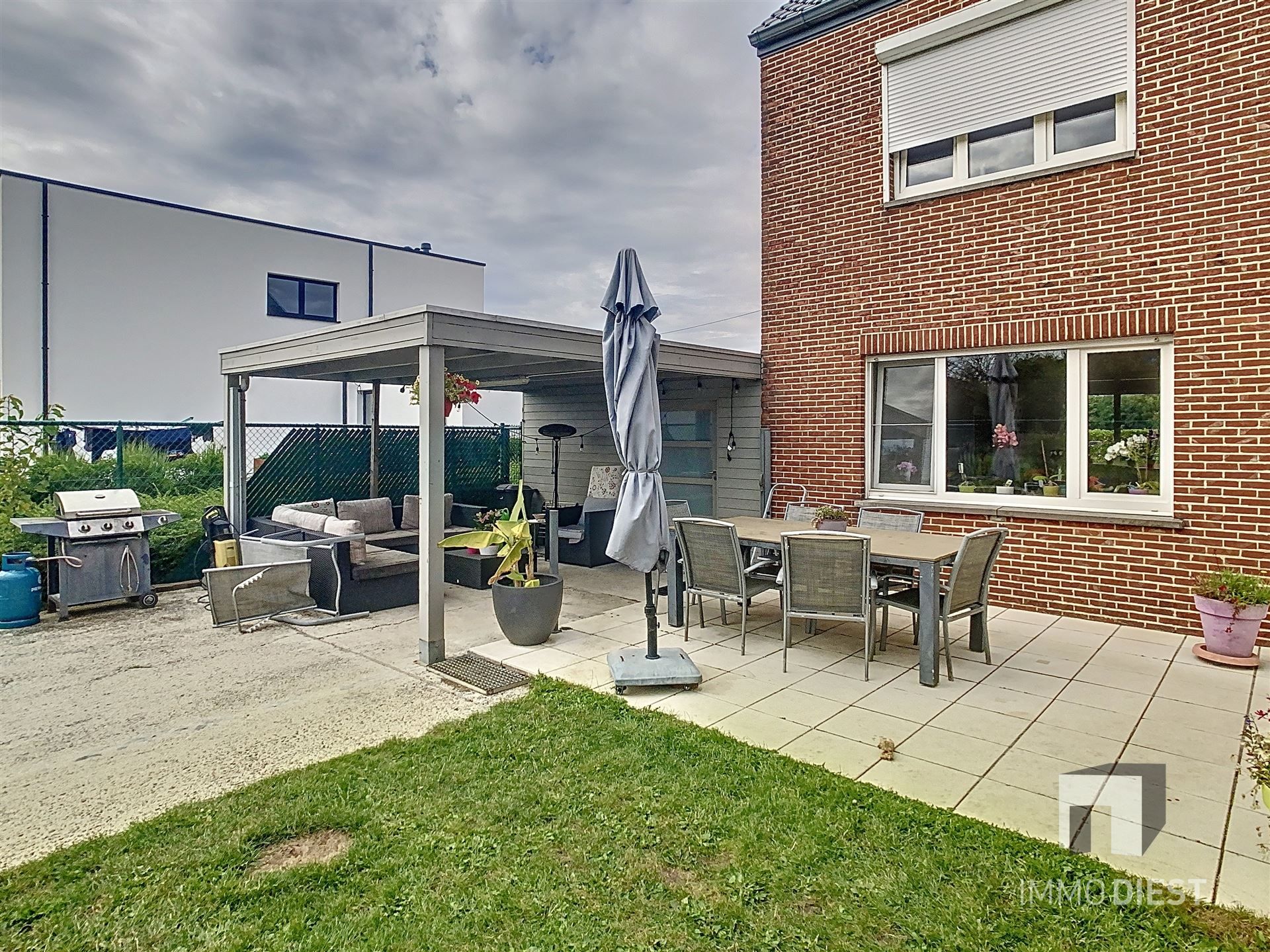 Gerenoveerde woning met knappe ligging en 4 slaapkamers foto 5