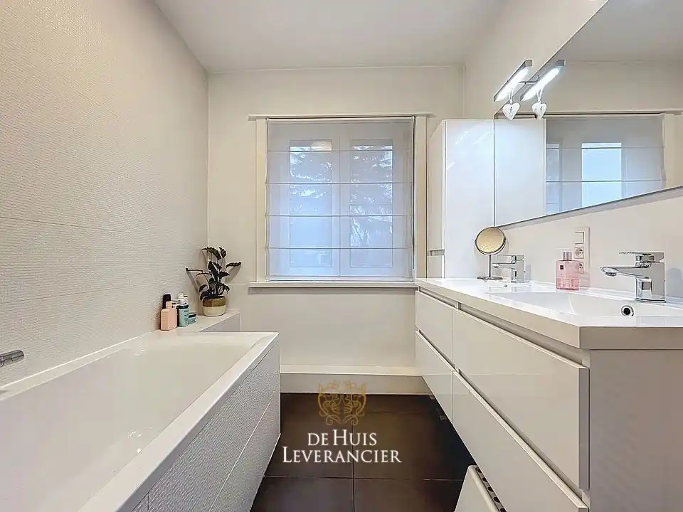 B&B Moment ELSDONK: Stijlvol gerenoveerde gezinswoning met 4 slpks en tuin, EPC Label B foto 19