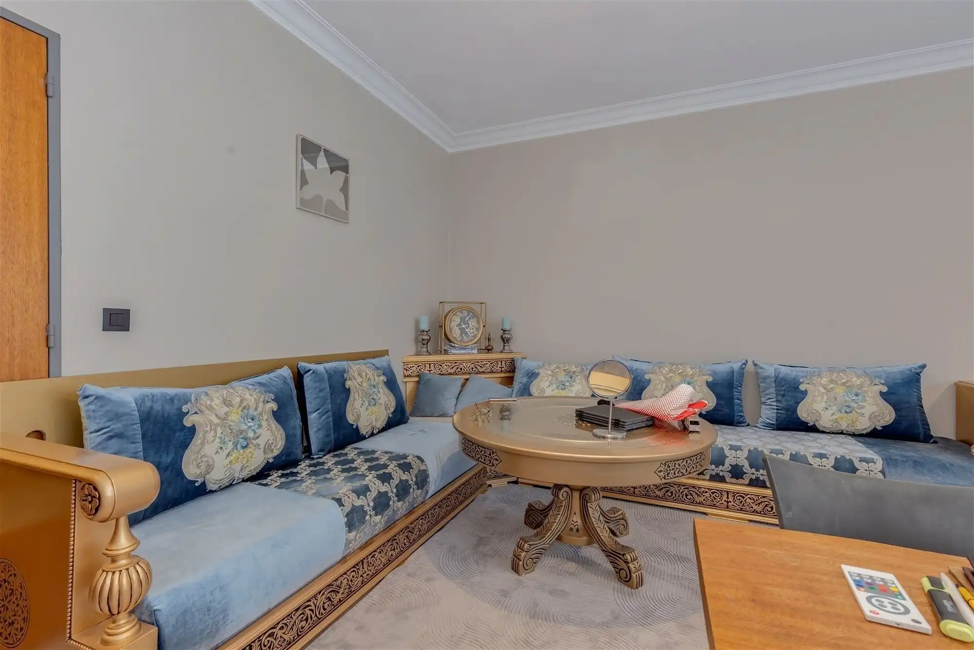 Instapklaar 2 slk appartement met terras te Mortsel foto 4