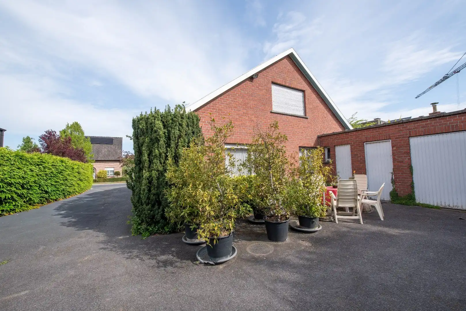 Te renoveren, ruime woning op 1720 m² met 4 slaapkamers te Olsene foto 2