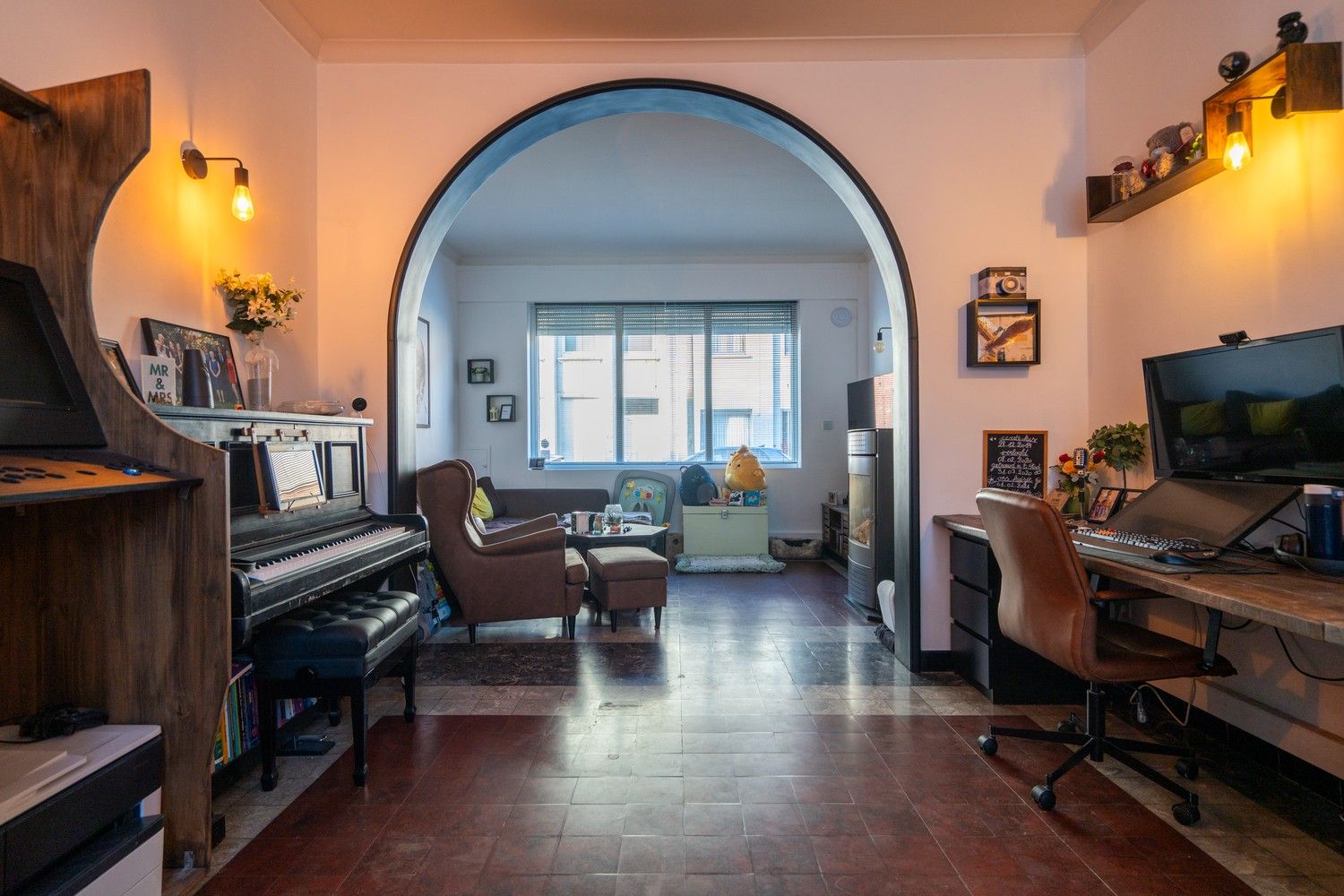 AUTHENTIEK & ENERGIEZUINIG WONEN foto {{pictureIndex}}
