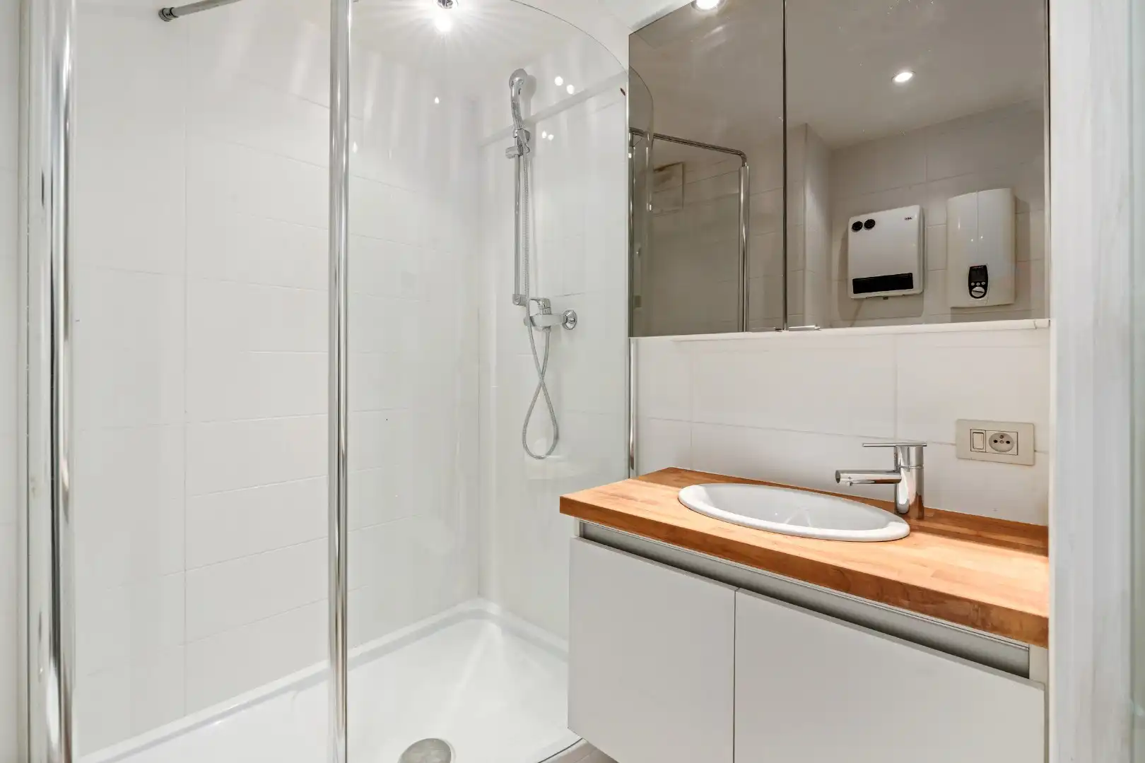 APPARTEMENT MET ZIJDELINGS ZEEZICHT IN CENTRUM  foto 15