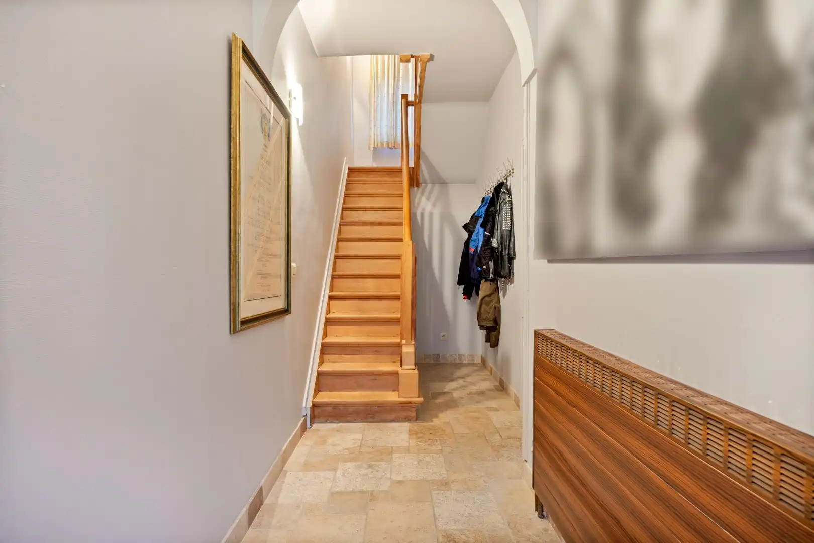 Ruim ingedeelde woning met 4 slpks op een mooi perceel van 21 are met achterliggend groen. foto 5