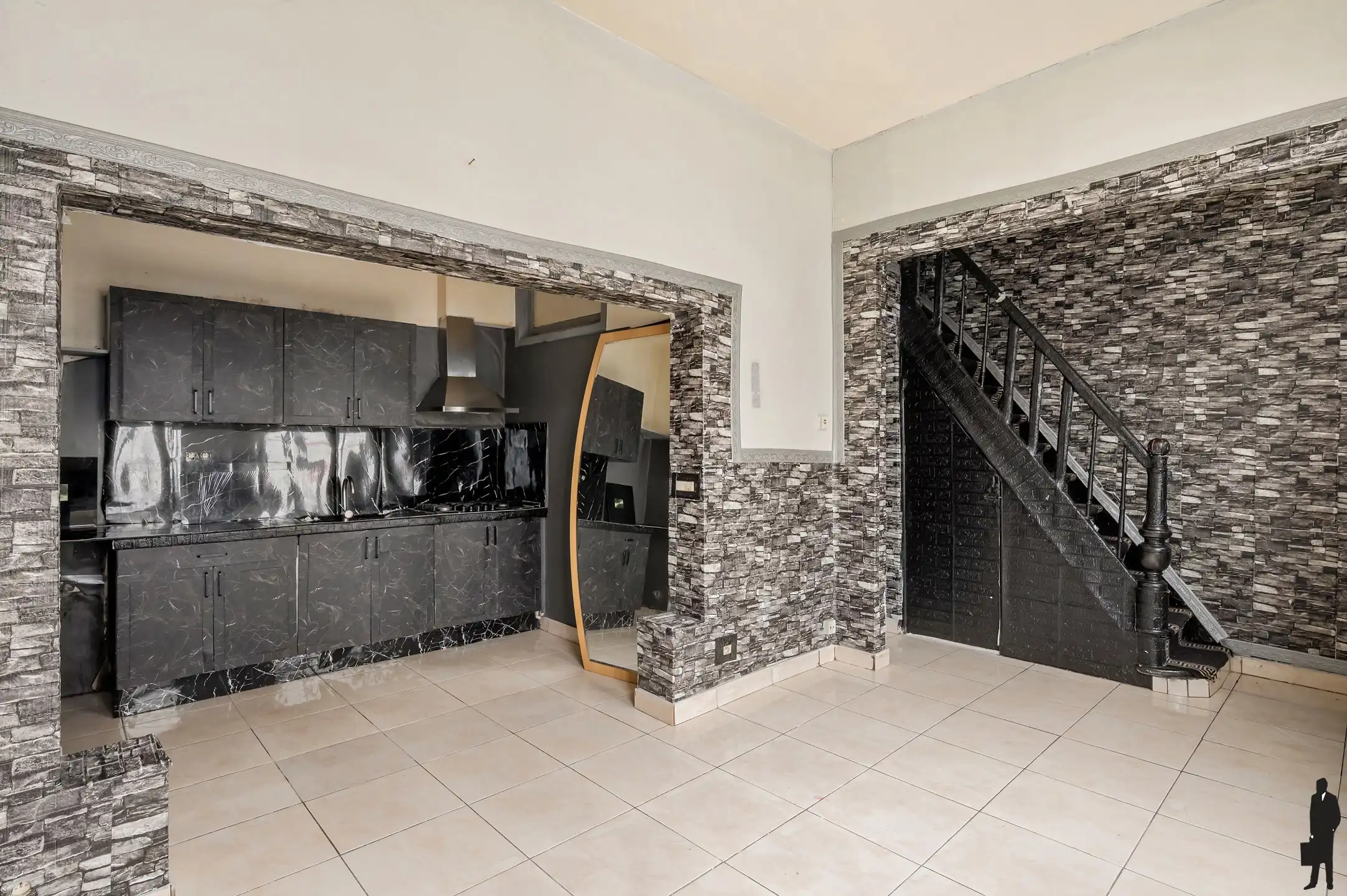 Charmante woning met 3 à 4 slaapkamers in het hart van Borgerhout foto 6