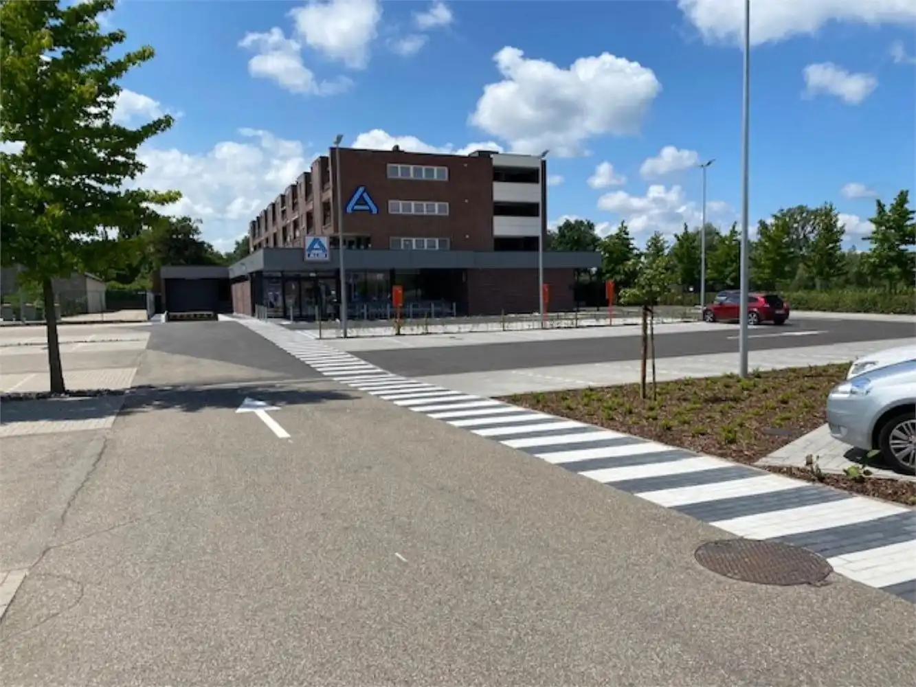 Ruim commercieel gelijkvloers Lanaken foto 8