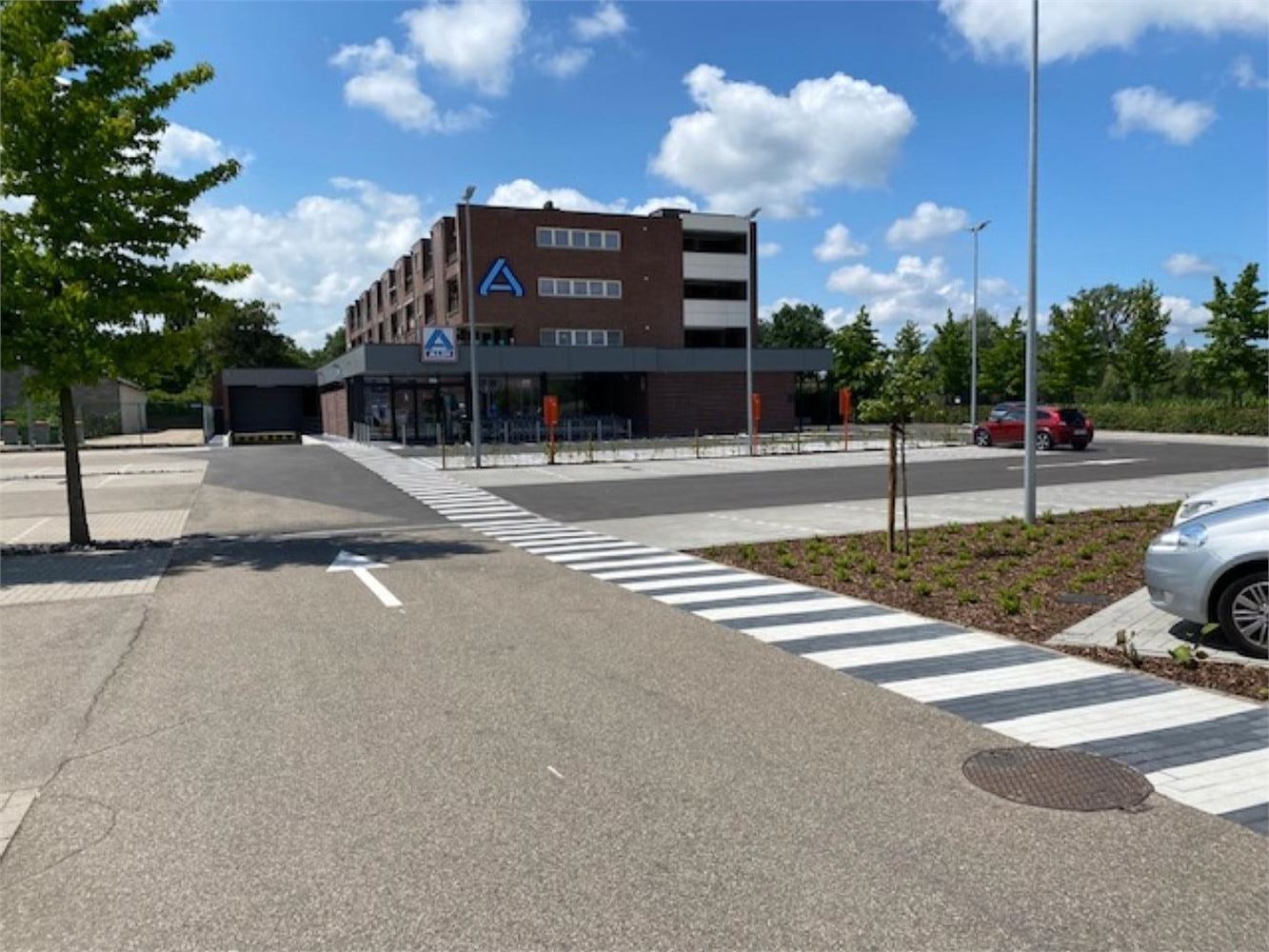 Ruim commercieel gelijkvloers Lanaken foto 8