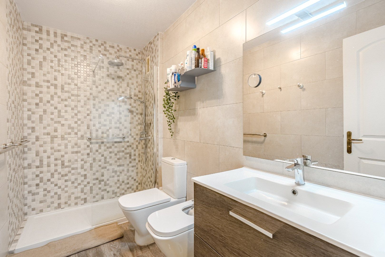 Ruim appartement met zeezicht foto 7