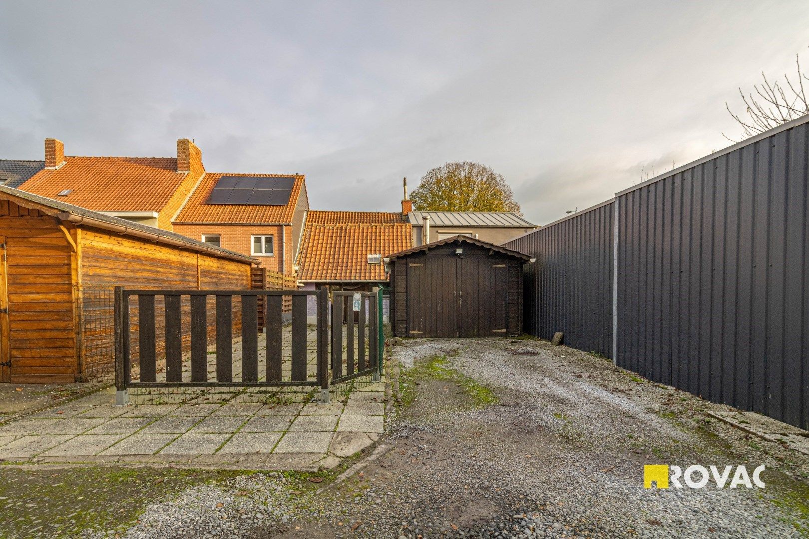 Knusse woning met tuin en uitweg in centrum Lendelede foto 2