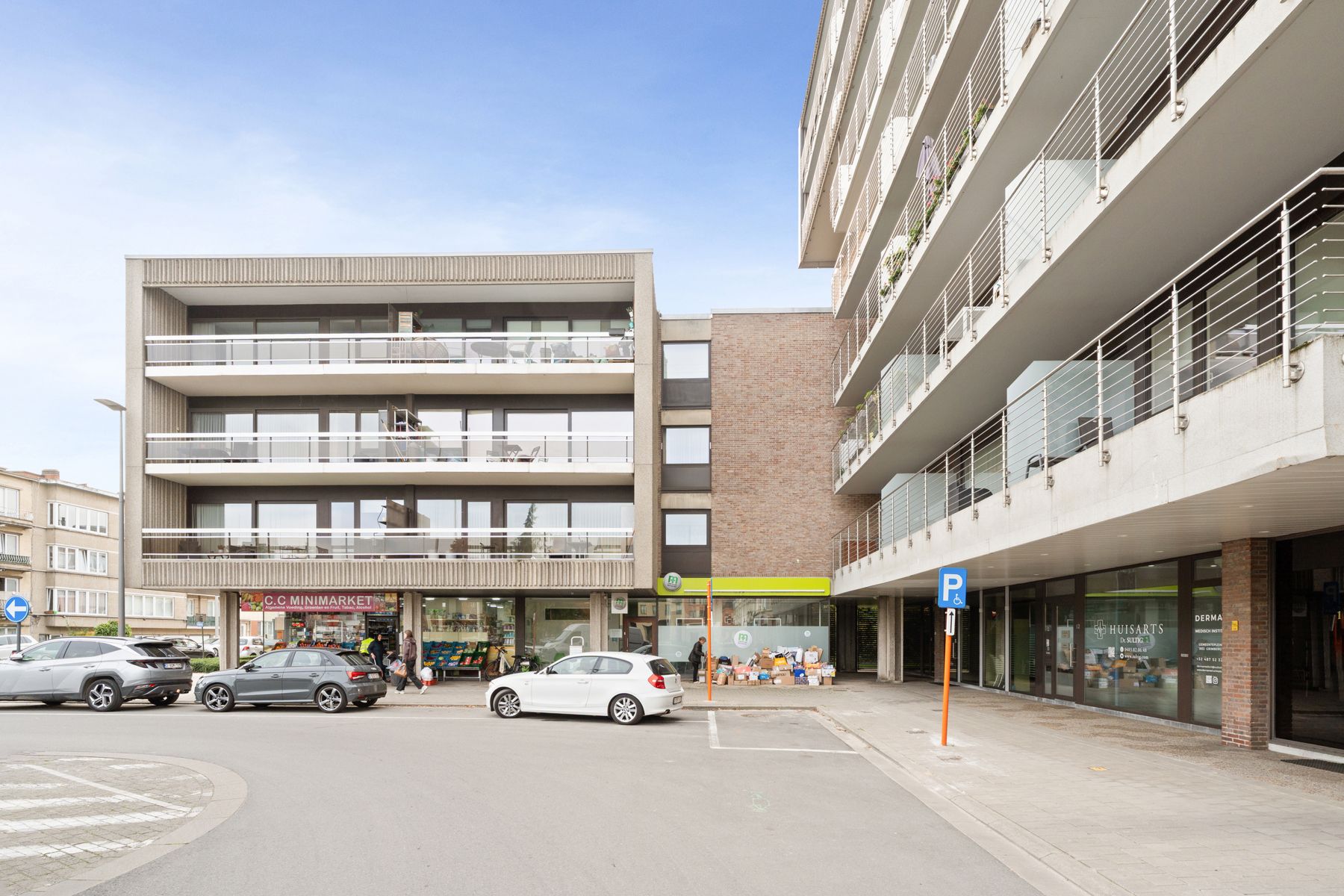 3 slaapkamer appartement, ondergrondse staanplaats & kelder  foto 23