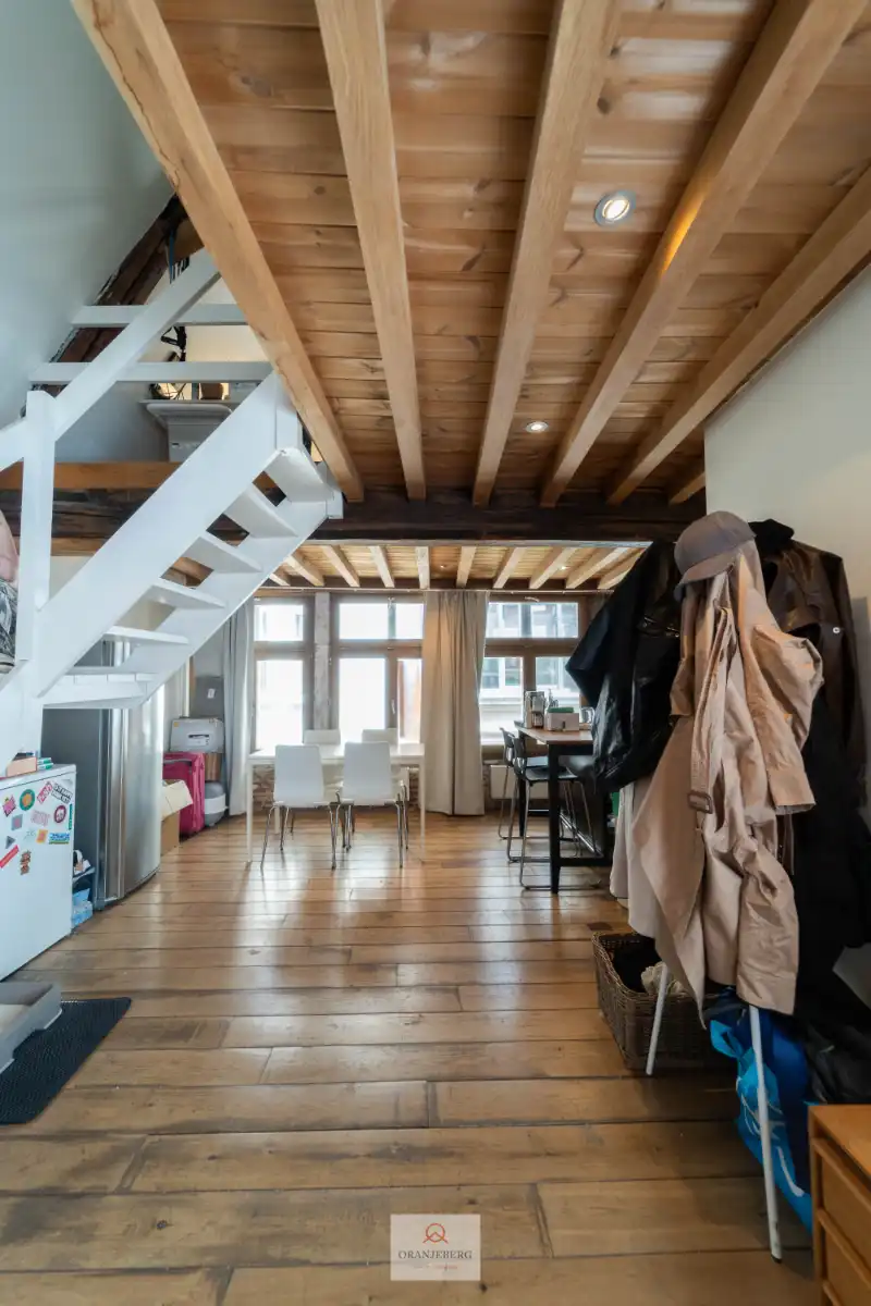 Charmant duplex appartement met ruim terras op toplocatie in het centrum foto 10