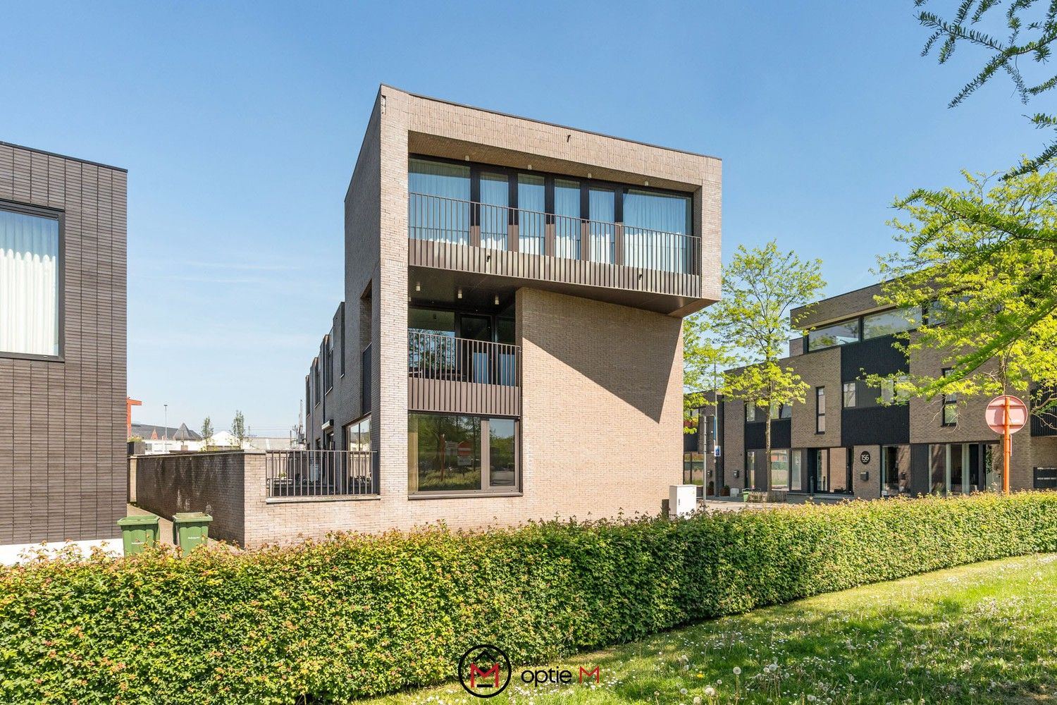 Gelijkvloers appartement met terras, tuin en kelder foto 16