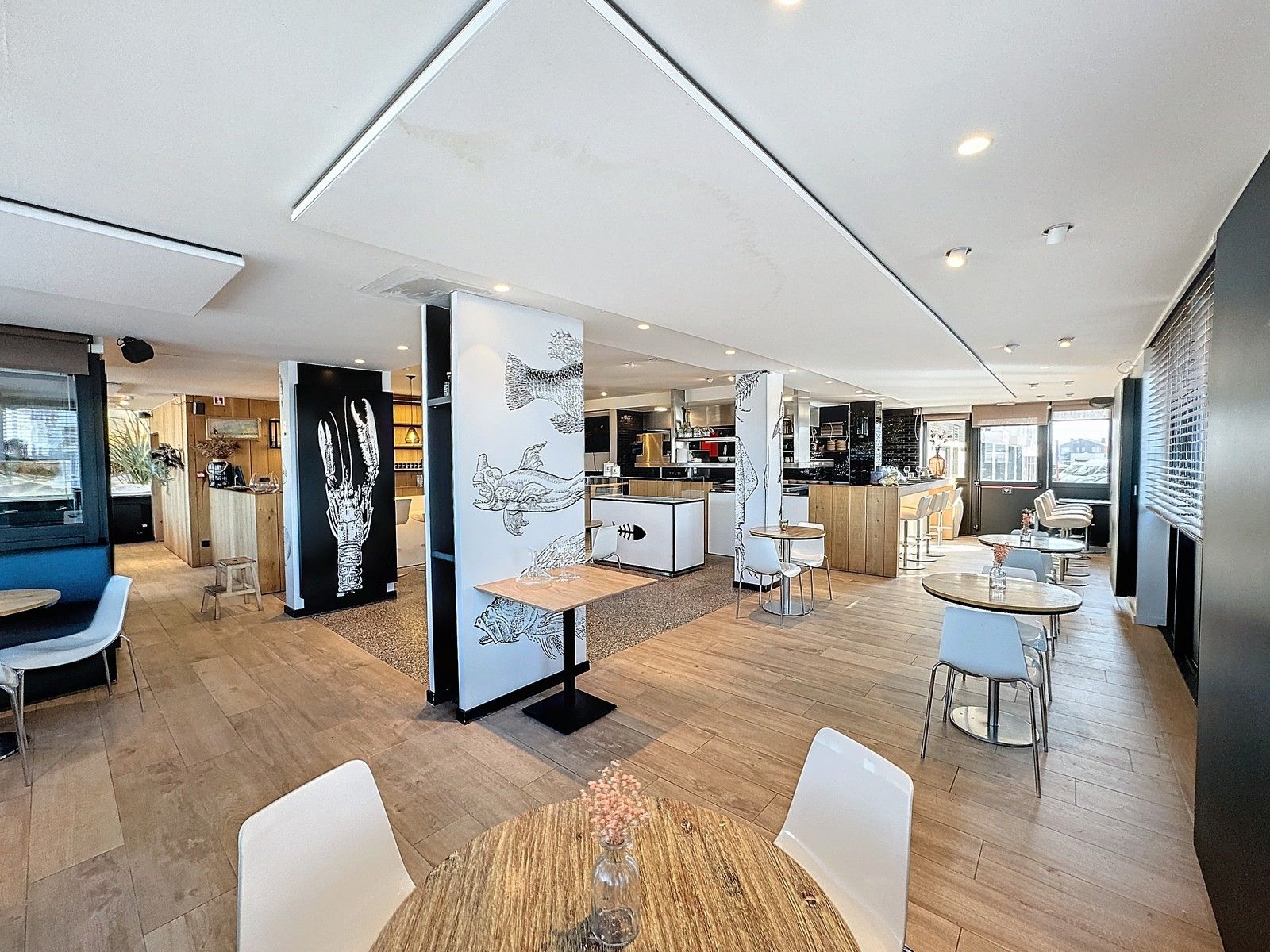 Uniek & exclusief aanbod: instapklaar (zo goed als nieuw) HORECAPAND (restaurant/brasserie), inclusief de VOLLEDIGE inboedel TE HUUR op de zeedijk te Zeebrugge! foto 3