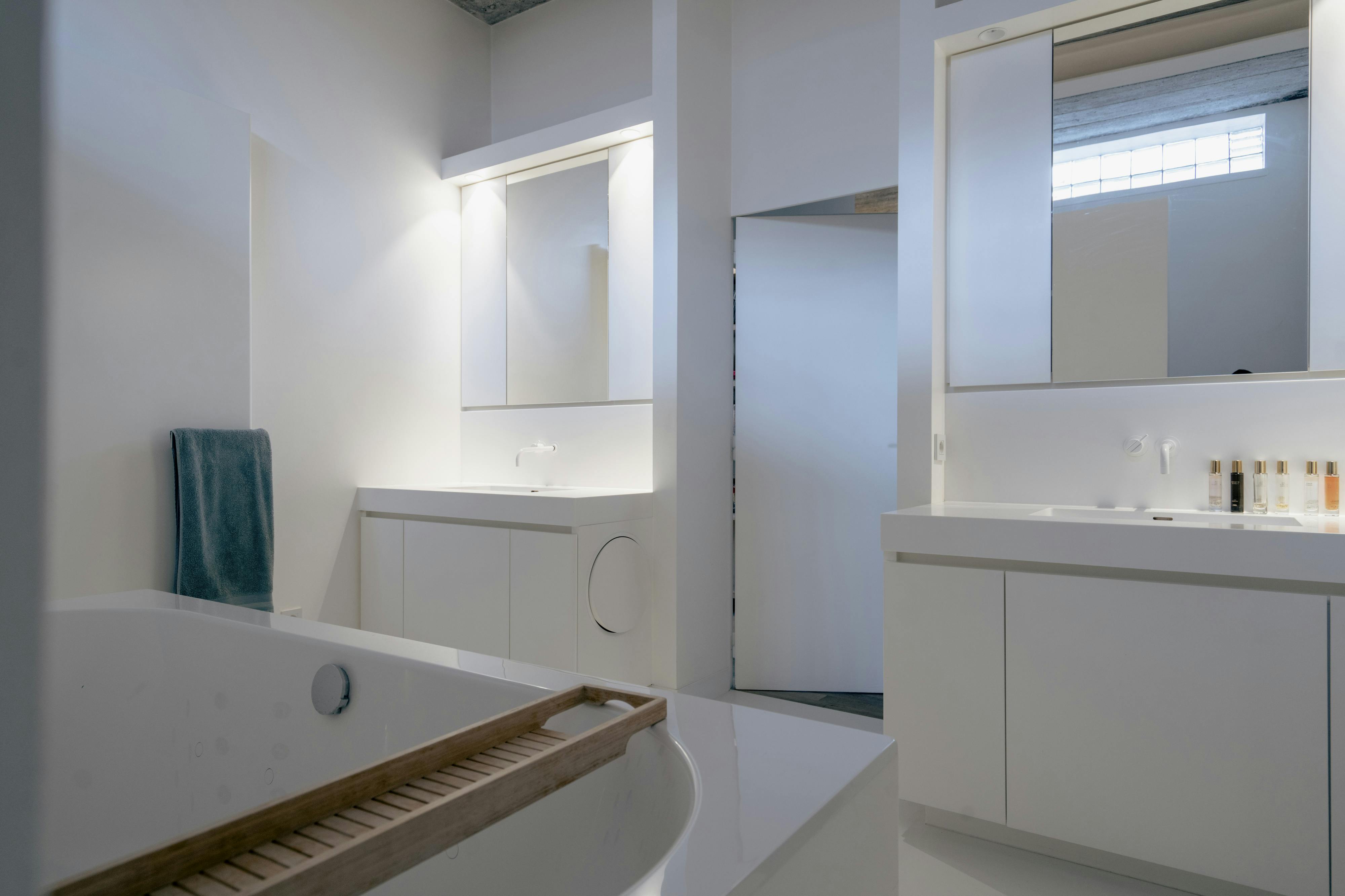 Exclusieve loftwoning met zwembad en loods te koop in Lauwe foto 17