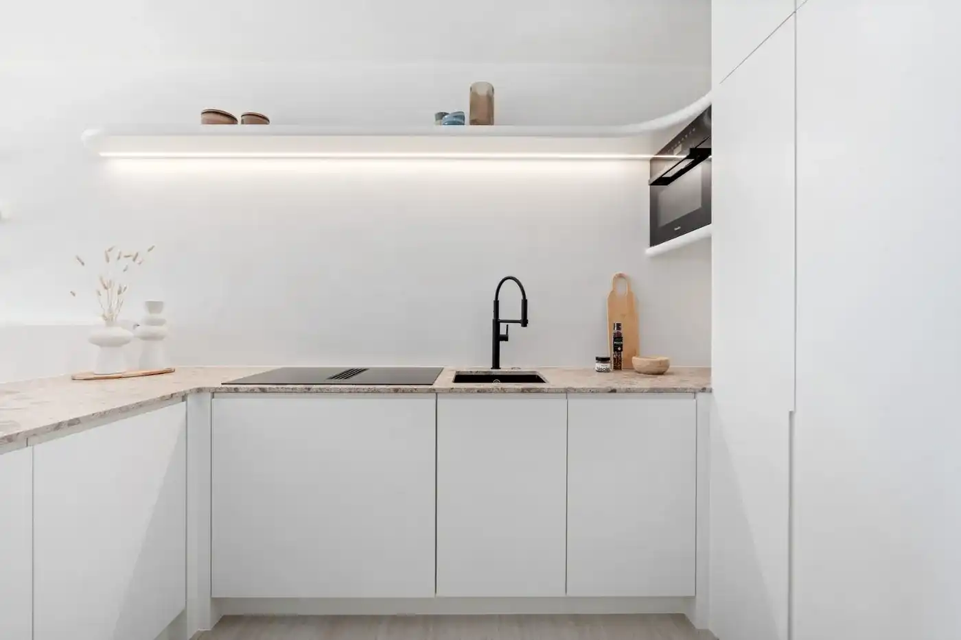 Prachtig appartement met een panoramisch uitzicht op zee foto 6