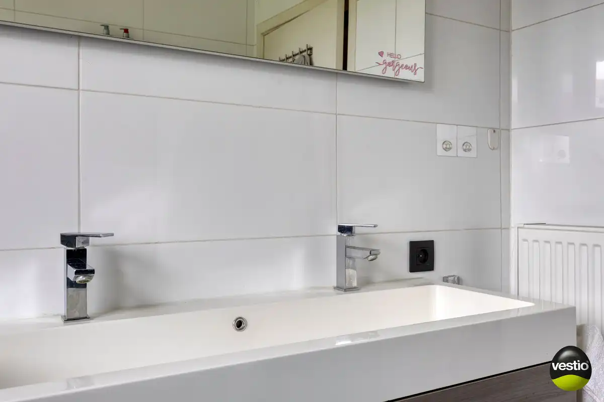 GELIJKVLOERSE WONING MET 3 SLK op 17A89CA NABIJ CENTRUM BILZEN. foto 23