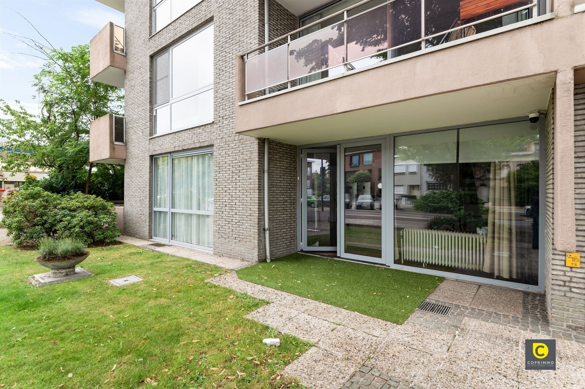 Gelijkvloers app. 190 m² met  4 slk foto 10