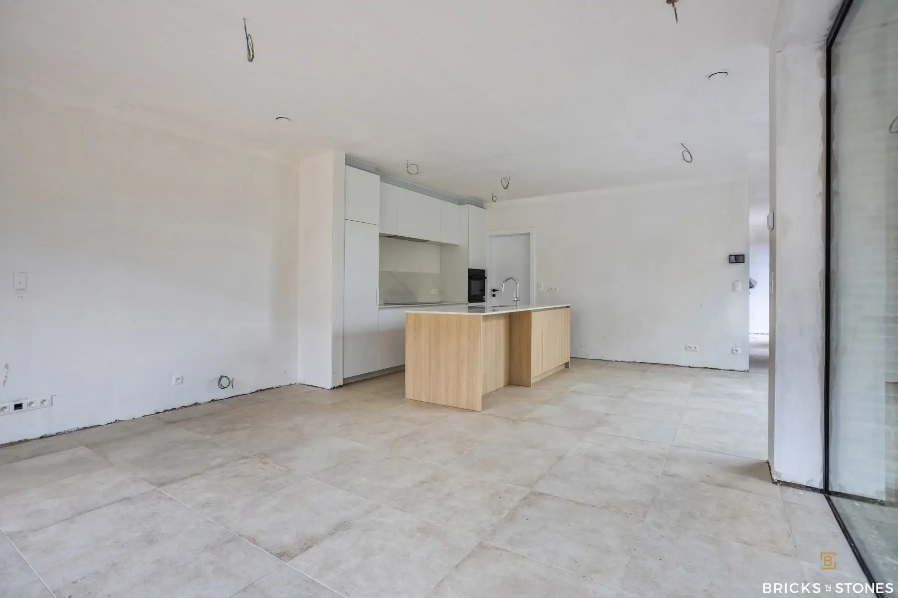 Stijlvolle nieuwbouwwoning met tuin, 3 slpks & 2 badk foto 6