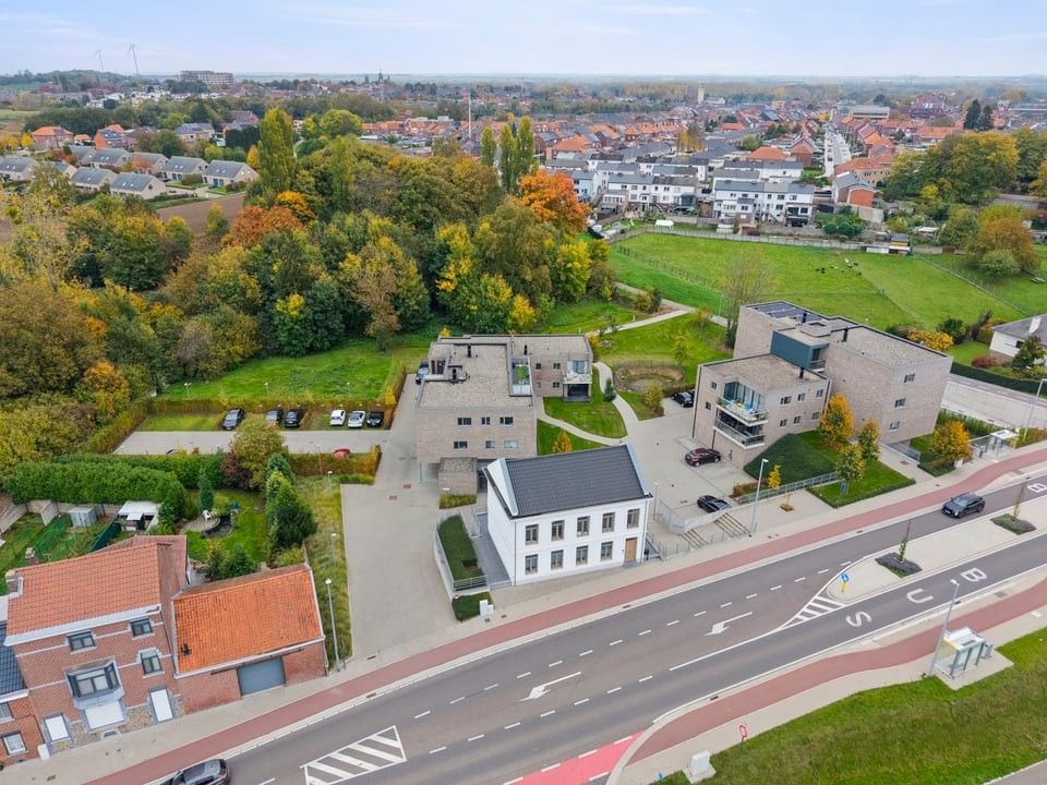 MODERN GELIJKVLOERS APPARTEMENT MET TERRAS EN STANPLAATS IN TONGEREN foto 31