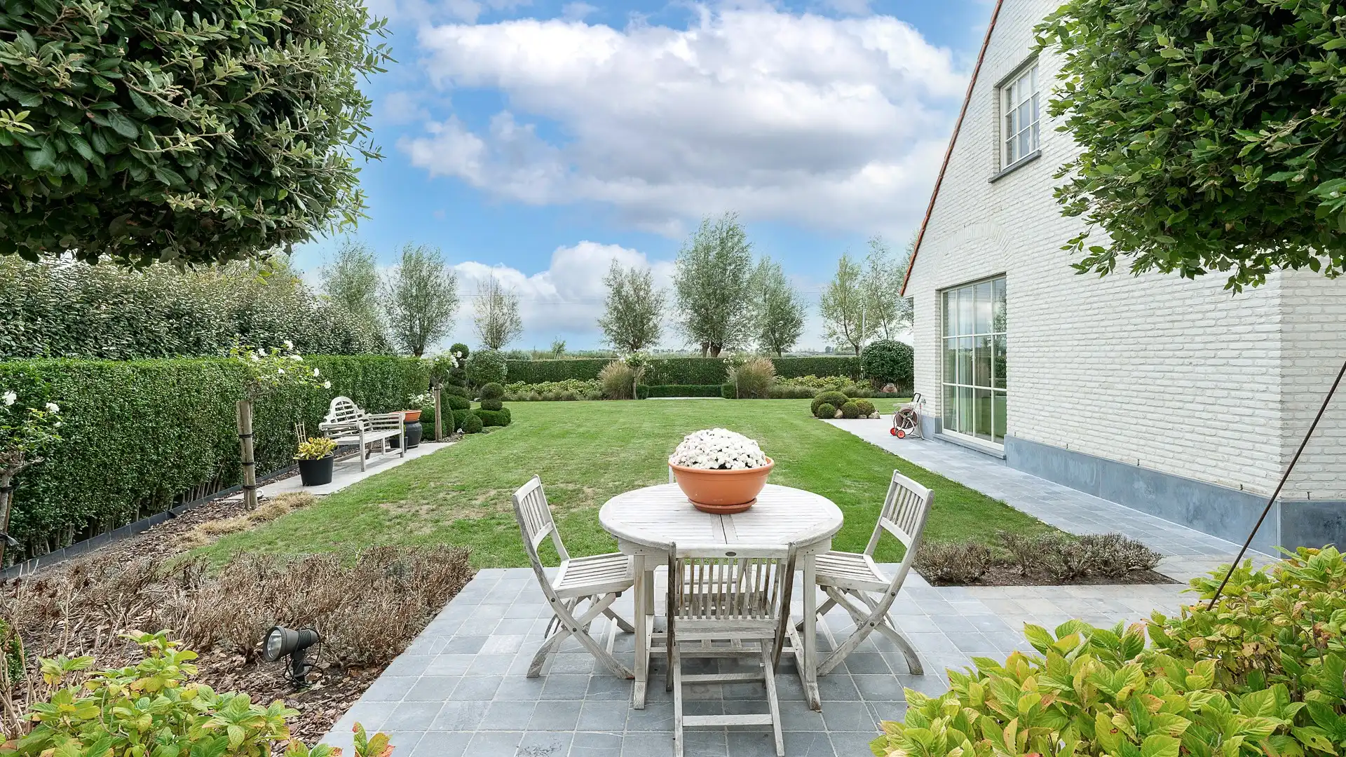 Mooie recente woning rustig gelegen in Knokke, op enkele passen van Duinenwater, de zee en het centrum. foto 6