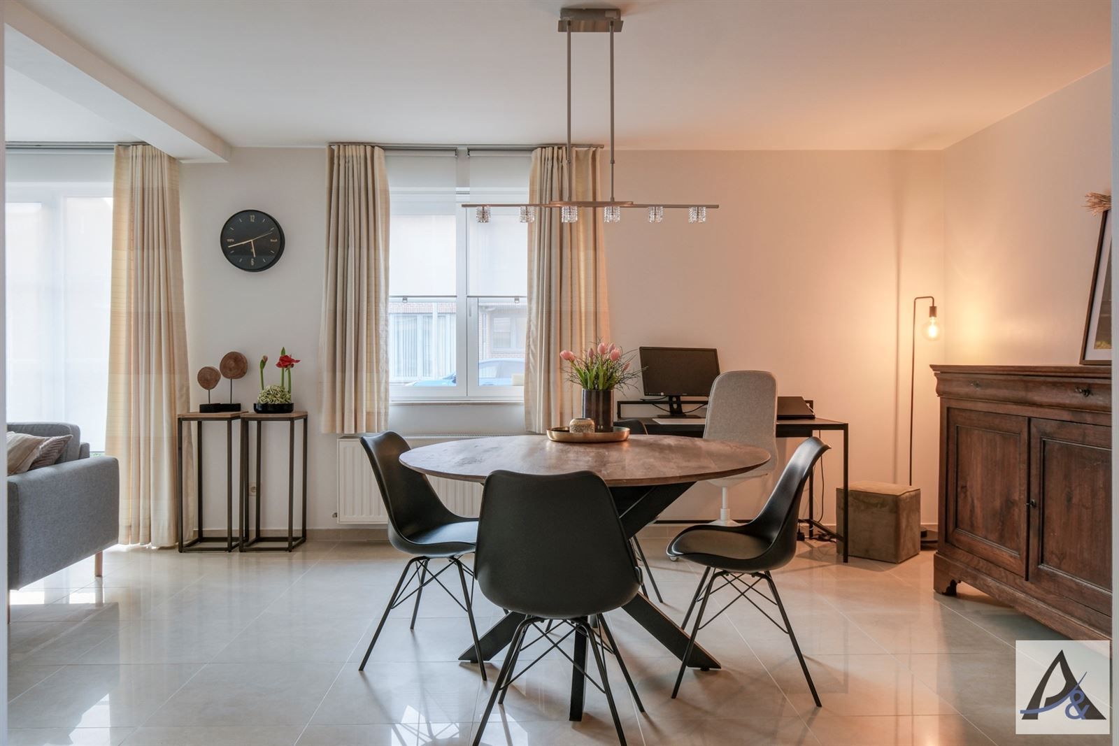 Ruim Gelijkvloers Appartement van 107 m² met twee autostaanplaatsen foto 7