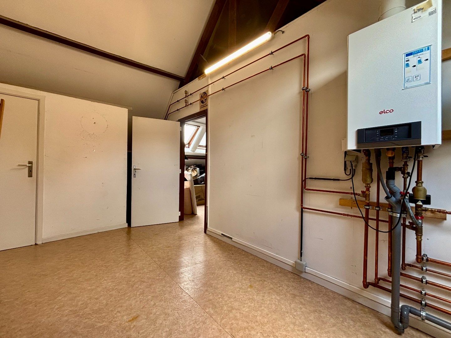 Gerenoveerde rijwoning in centrum Vlamertinge foto 30