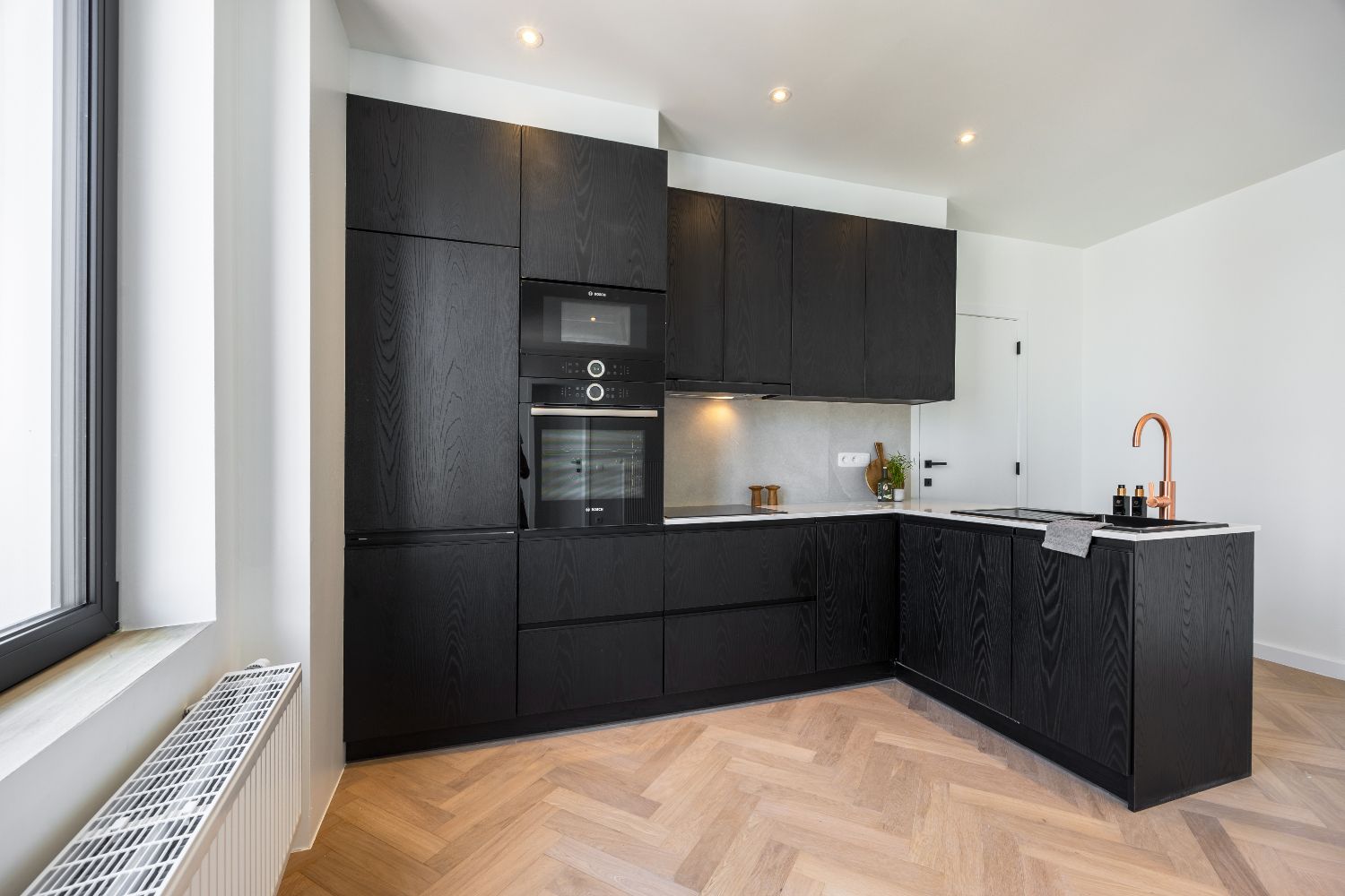 Recent gerenoveerd twee slaapkamer appartement vlakbij de Grote Markt foto 6