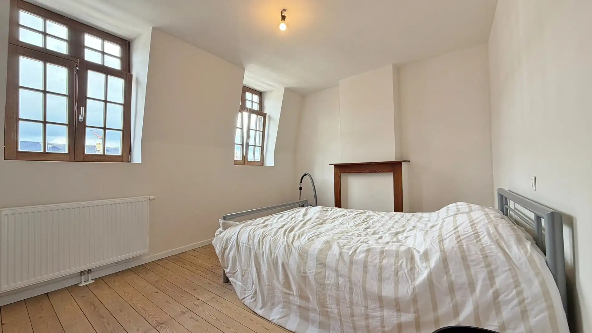 Gerenoveerde herenwoning met gezellig stadskoer in Ieper centrum. foto 13