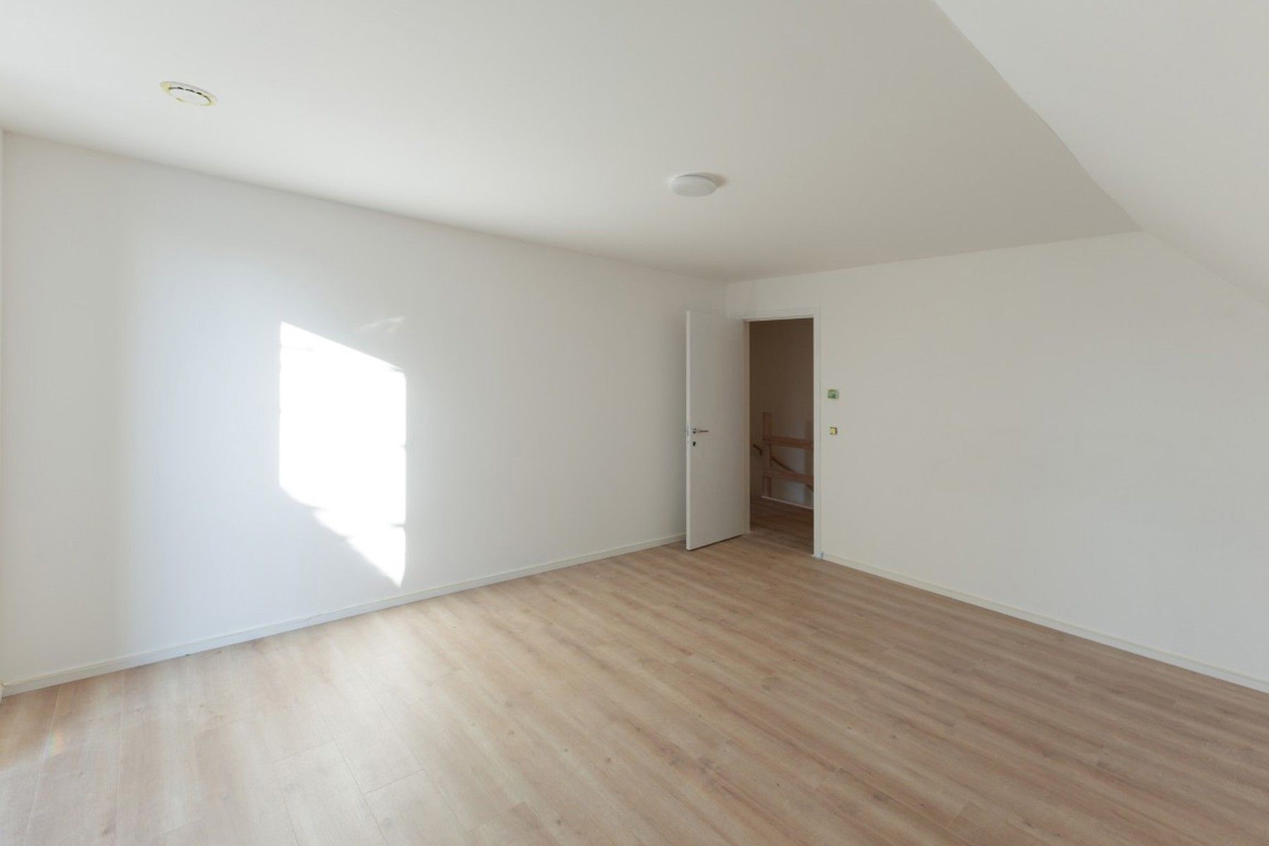 Ruime nieuwbouwwoning foto 21