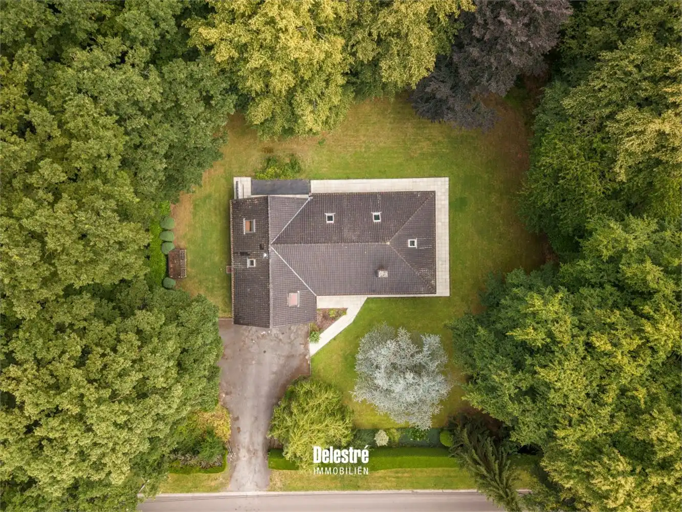 ** IN OPTIE ** TIJDLOZE VILLA OP 3.317 M2 BOIS DE STRIHOUX foto 5