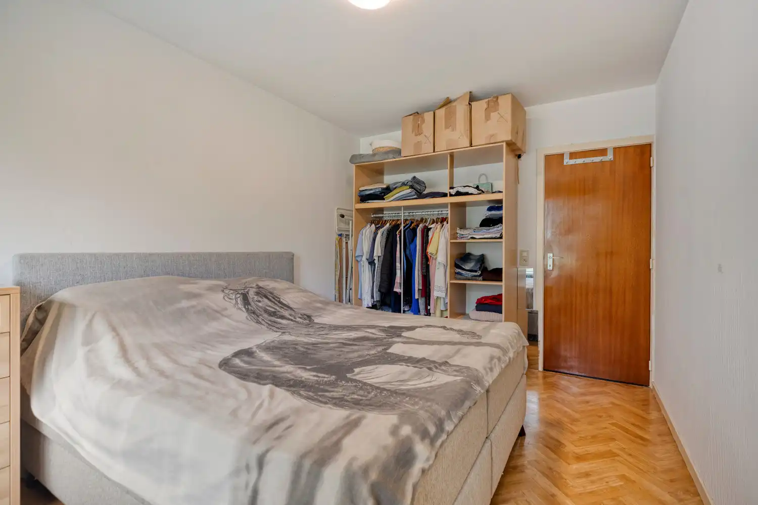 Gelijkvloers appartement met 1 slk, terras en parking! foto 17