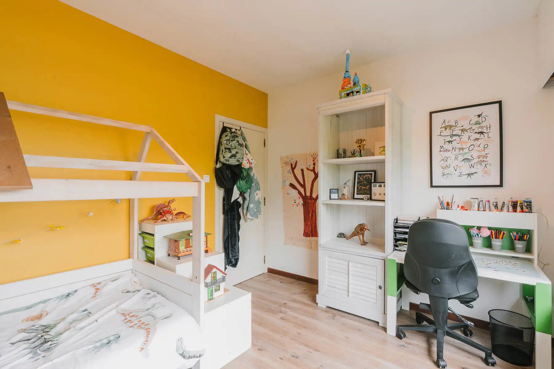 Vrijstaande, karaktervolle woning met prachtige tuin foto 13