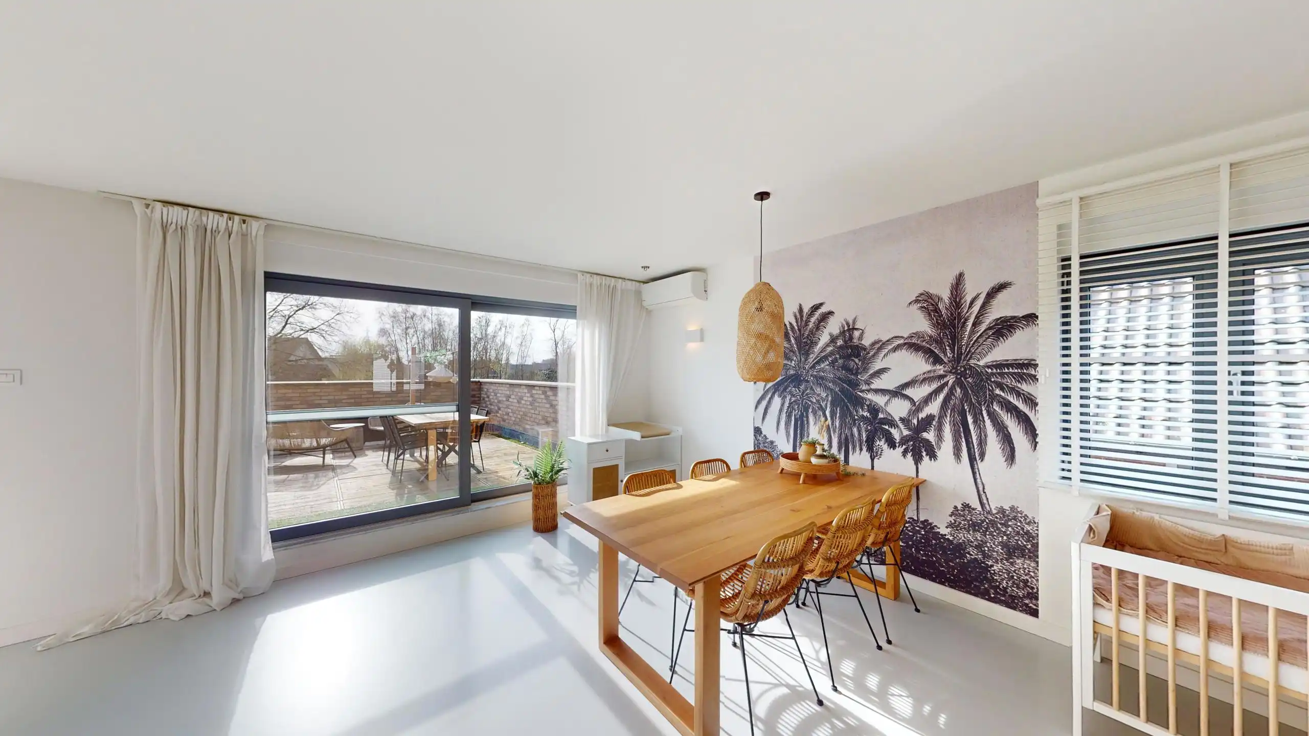 Ruim duplex app met 5 slpks, met prachtig terras en tuin! foto 5
