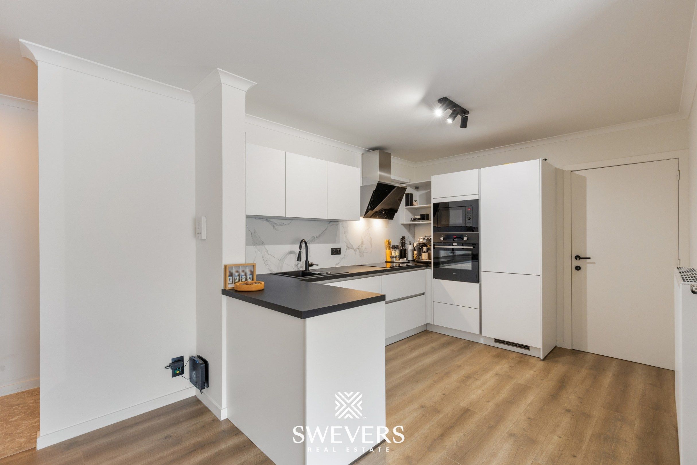 Instapklaar appartement met 2 slaapkamers in centrum Koersel foto 19